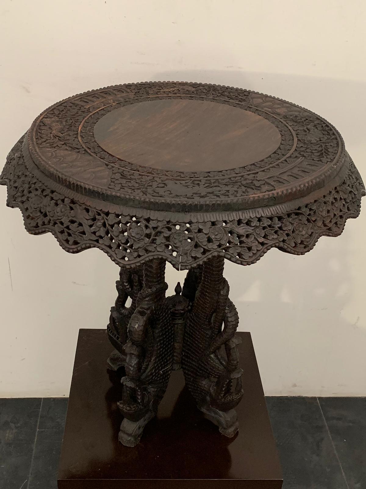 Antique Colonial Coffee Table In Good Condition For Sale In Montelabbate, PU