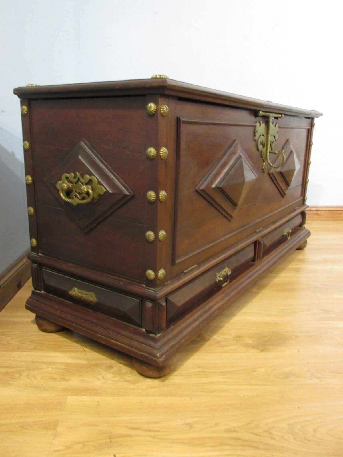 Antique Colonial Coffer Trunk Padauk Cabinet 19th Century In Good Condition For Sale In Potters Bar, GB