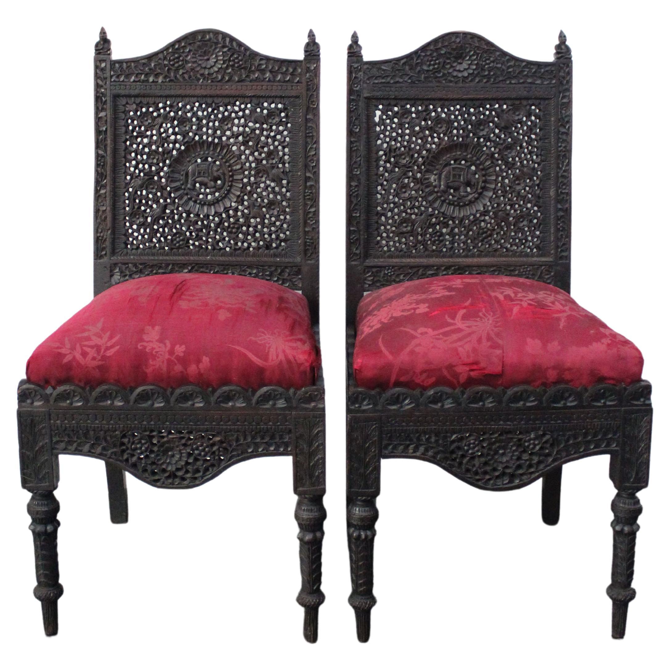 Antique Colonial Dining Chairs, Set of 2 For Sale