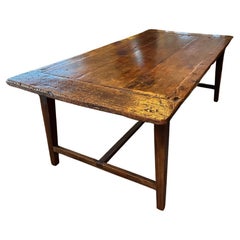 Mesa de comedor colonial antigua