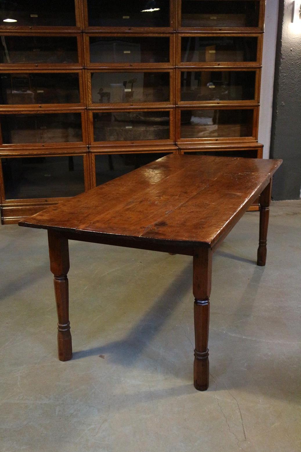 Beautiful antique colonial teak dining room table in perfect condition. Nice warm color.
Origin: Indonesia
Period: Approx. 1900
Size: 196cm x 86cm x H 77cm, leg room 64cm.