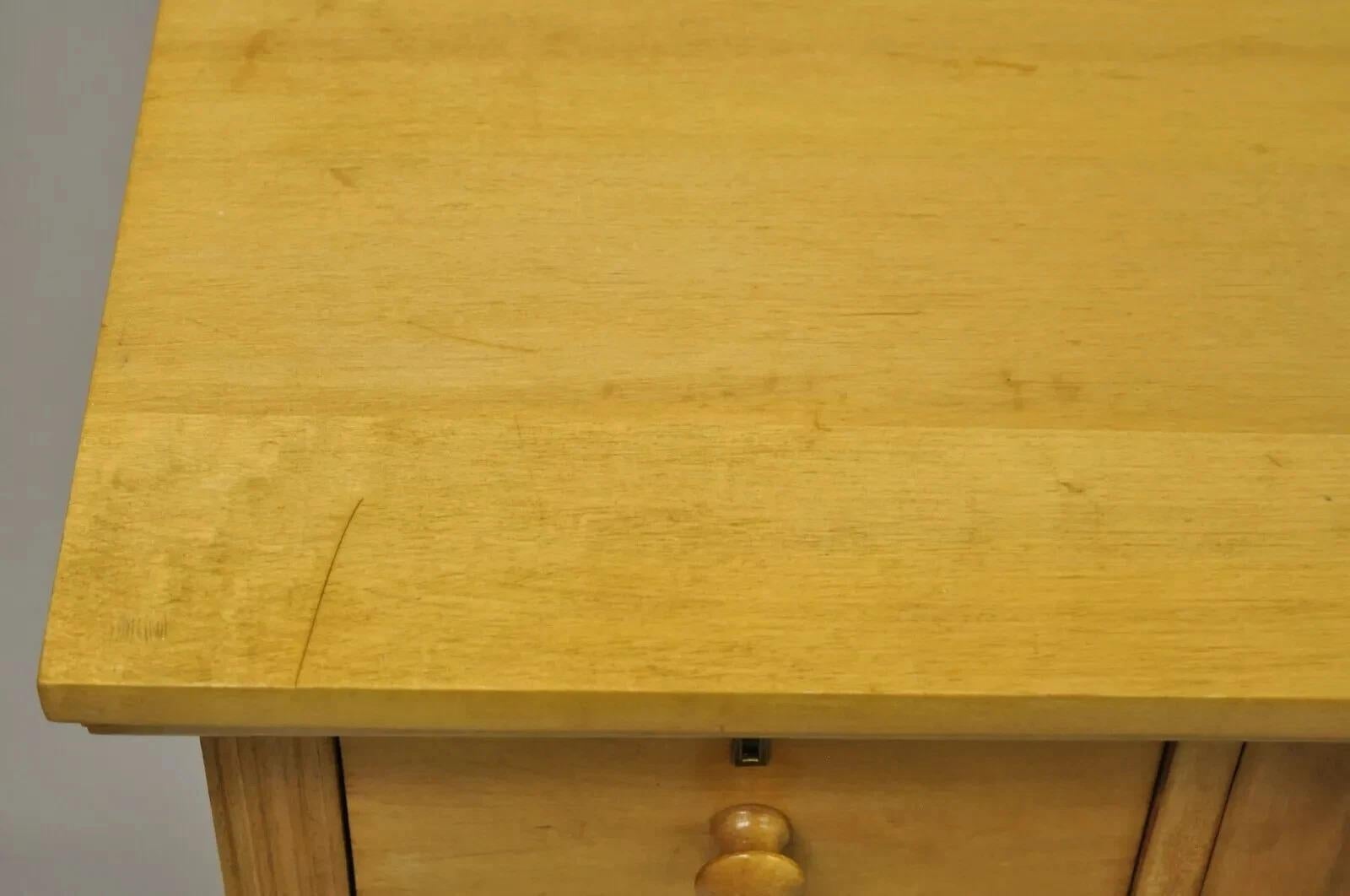 Antico cassettone per lingerie in legno d'acero Coloni, lavatoio da camera da letto in vendita 1