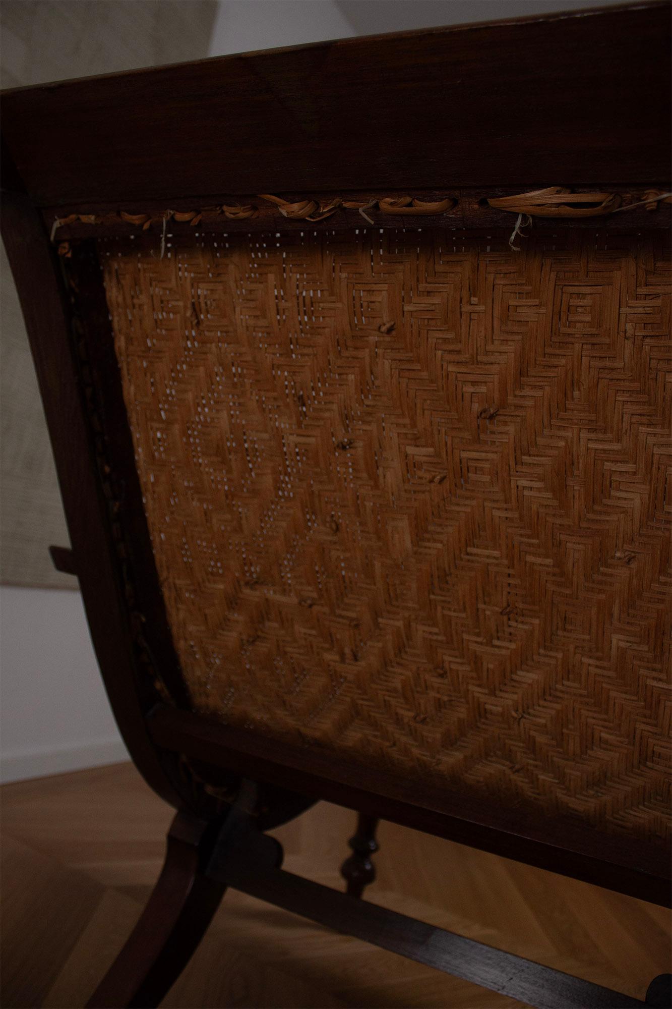 Antique Coloni Plantation Woven Lounge Chair Curved Paddle Armrest (accoudoir à palette incurvée) 1