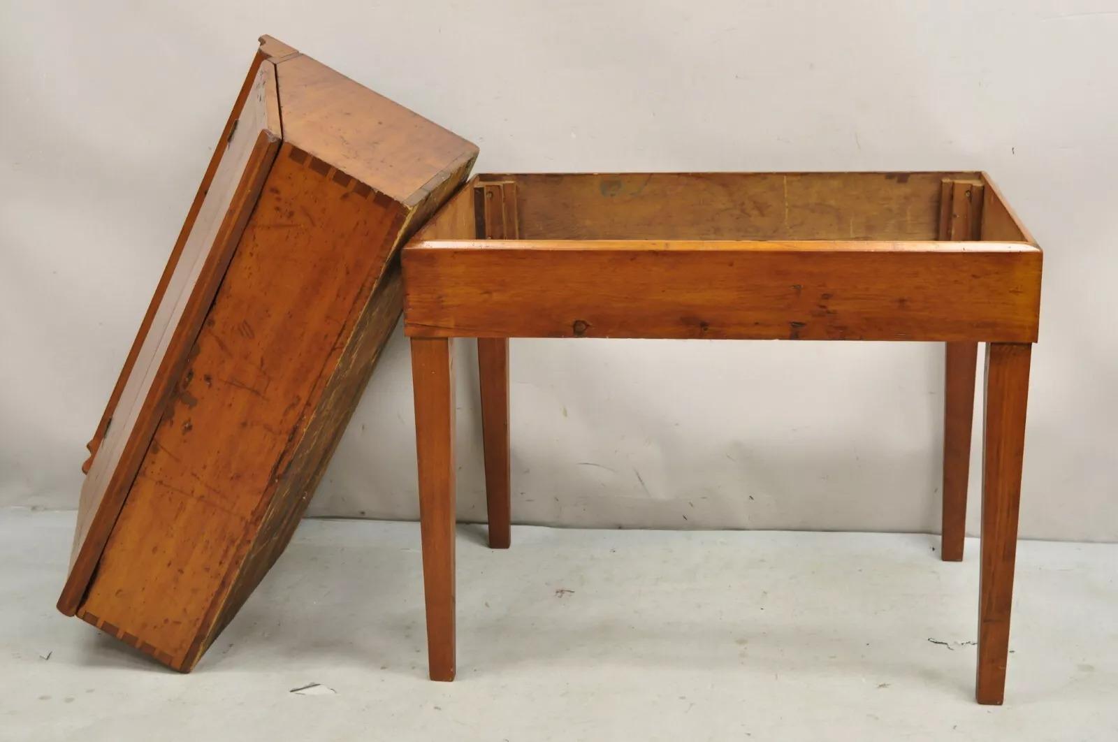 Antique Colonial Primitive Pine Wood Lift Top Schoolmaster's Storage Desk For Sale 4