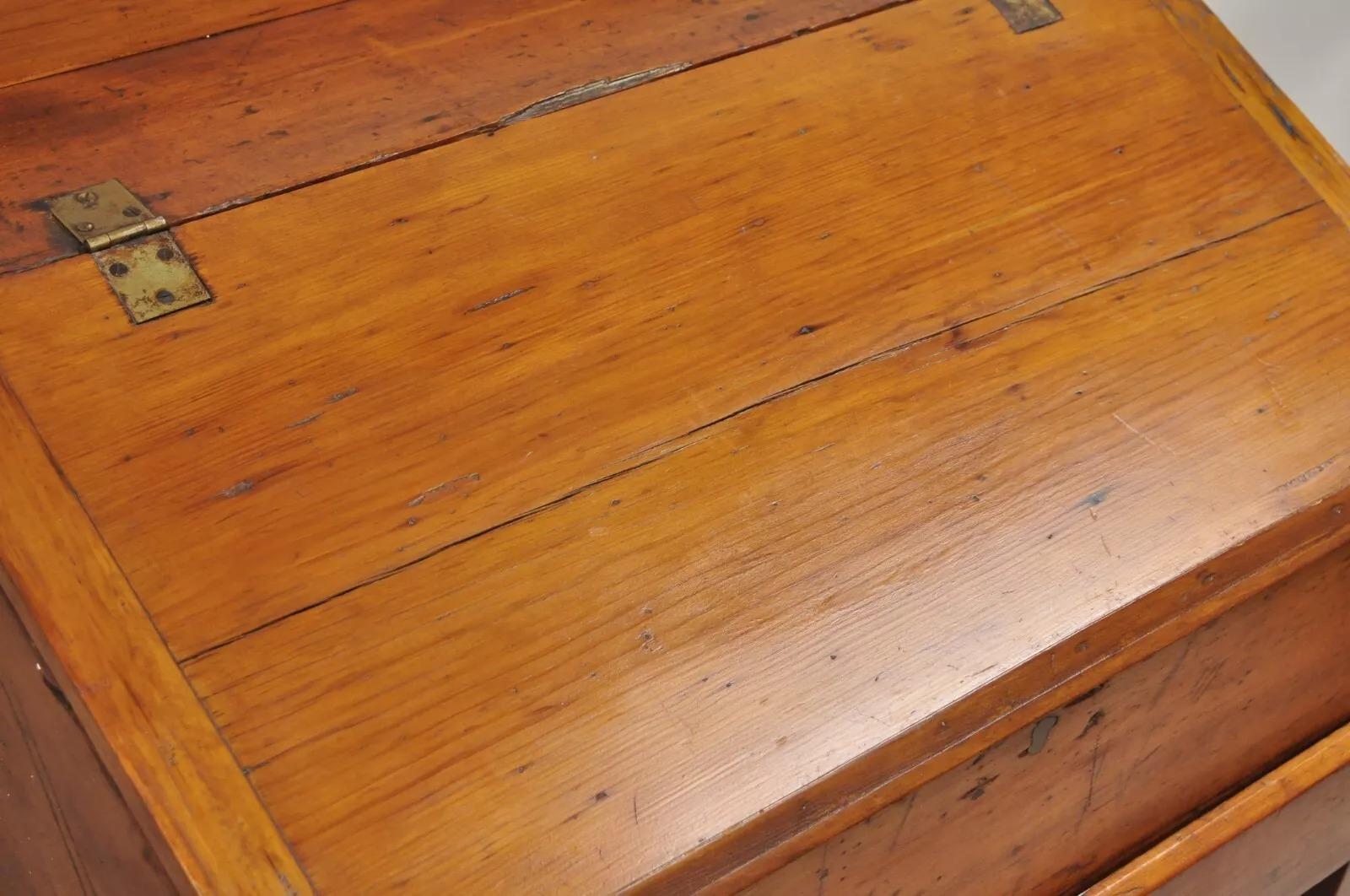 Antique Colonial Primitive Pine Wood Lift Top Schoolmaster's Storage Desk For Sale 5