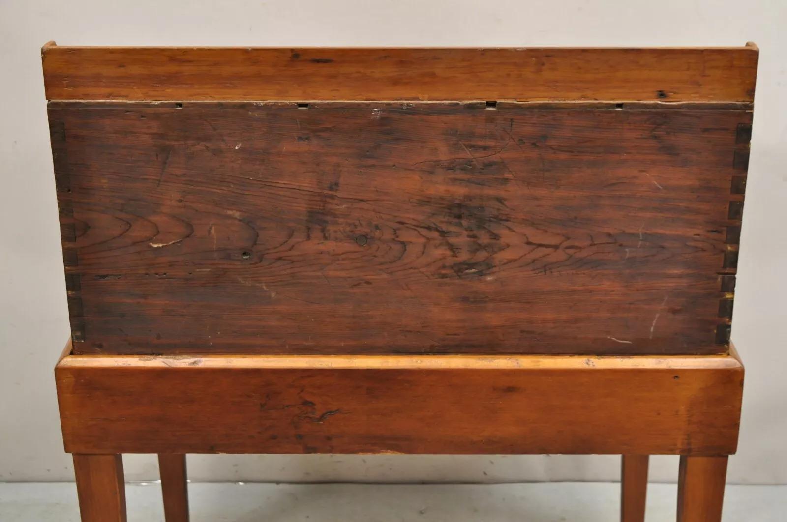Antique Colonial Primitive Pine Wood Lift Top Schoolmaster's Storage Desk For Sale 6