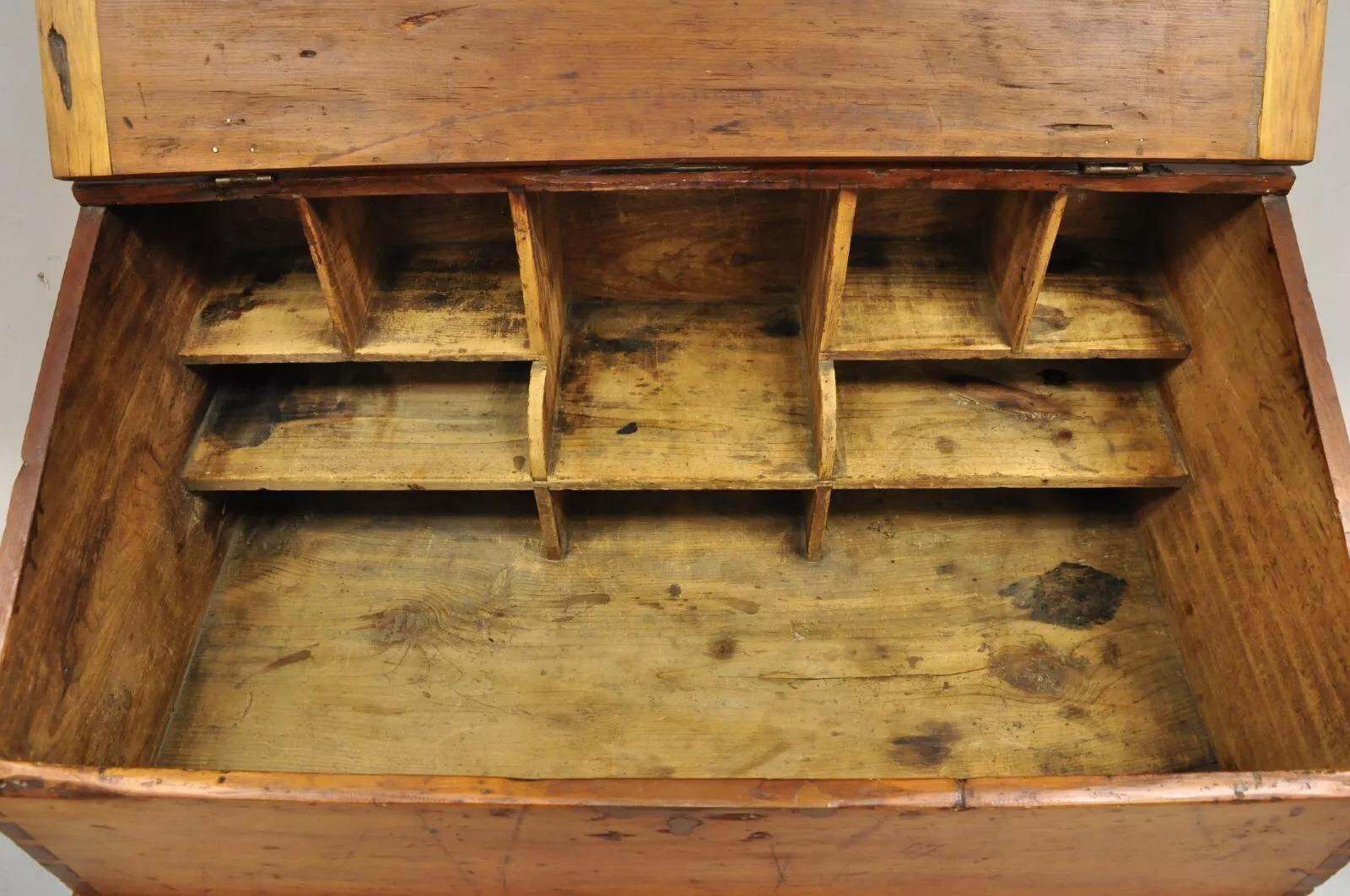 Antique Colonial Primitive Pine Wood Lift Top Schoolmaster's Storage Desk For Sale 2