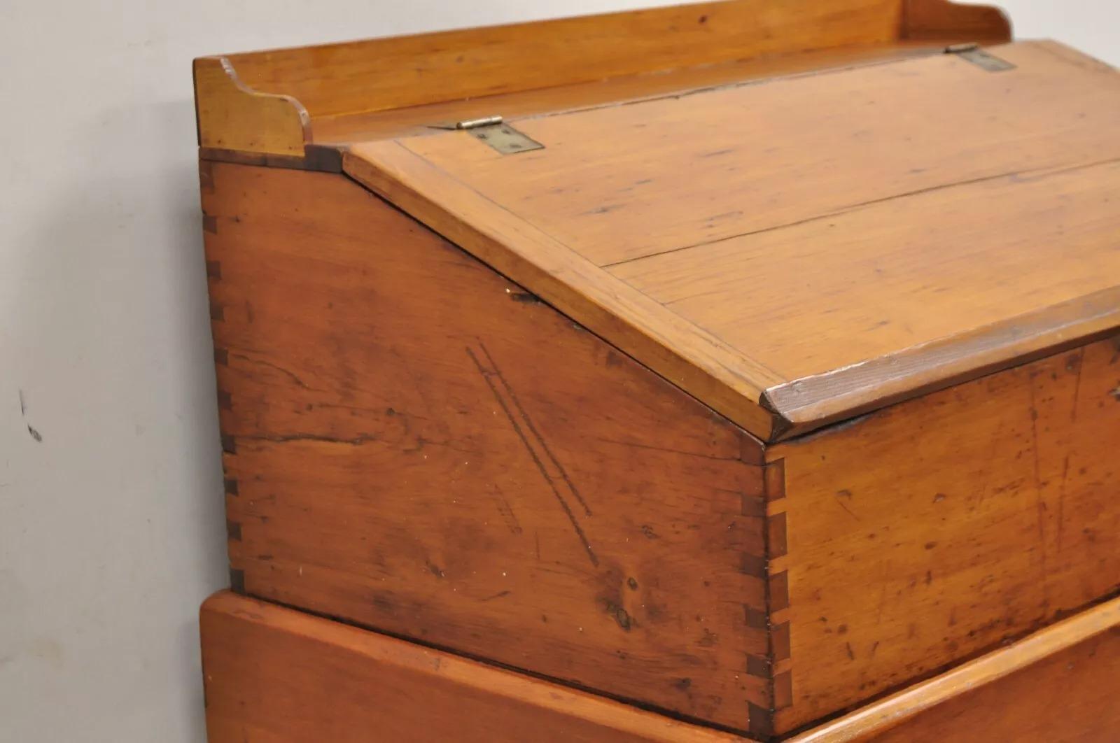Antique Colonial Primitive Pine Wood Lift Top Schoolmaster's Storage Desk For Sale 3