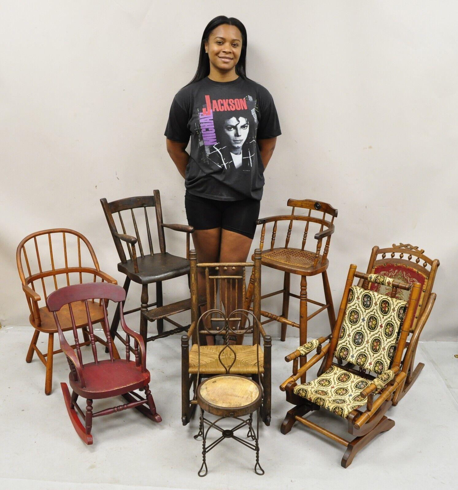 Colonial américain Antique fauteuil Windsor pour petit enfant de style colonial en bois d'érable courbé en vente