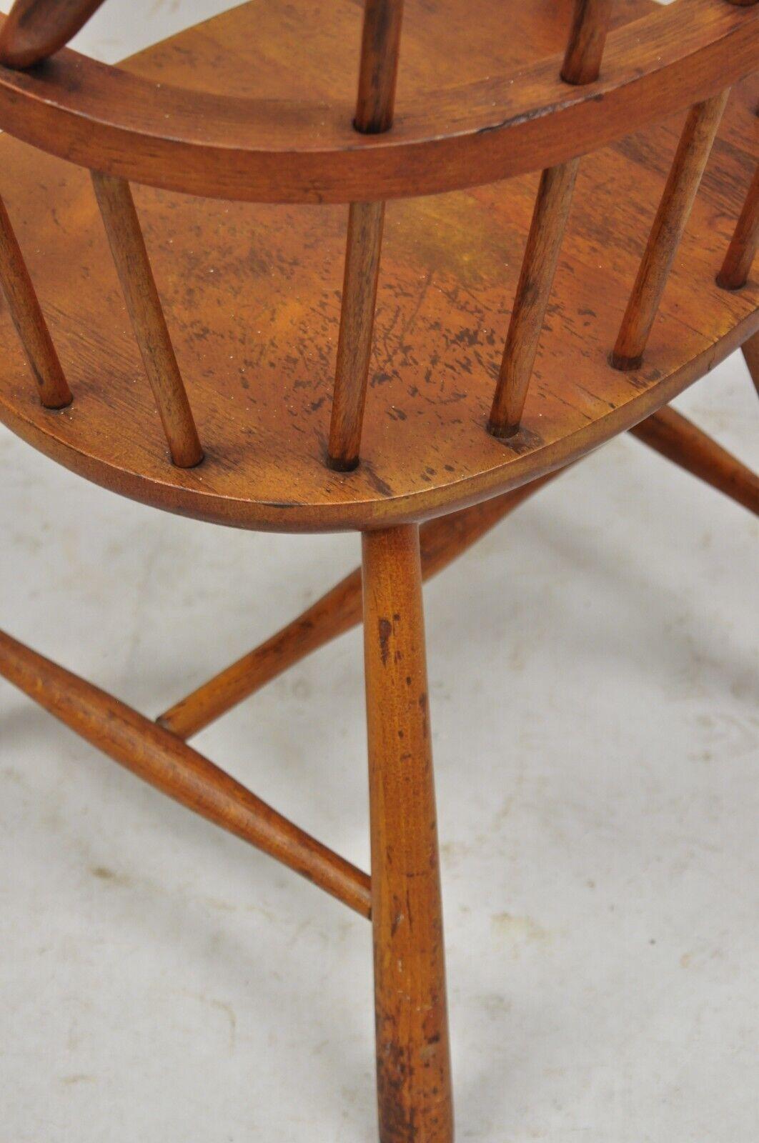 Antique Colonial Style Bentwood Maple Small Child's Windsor Arm Chair For Sale 3