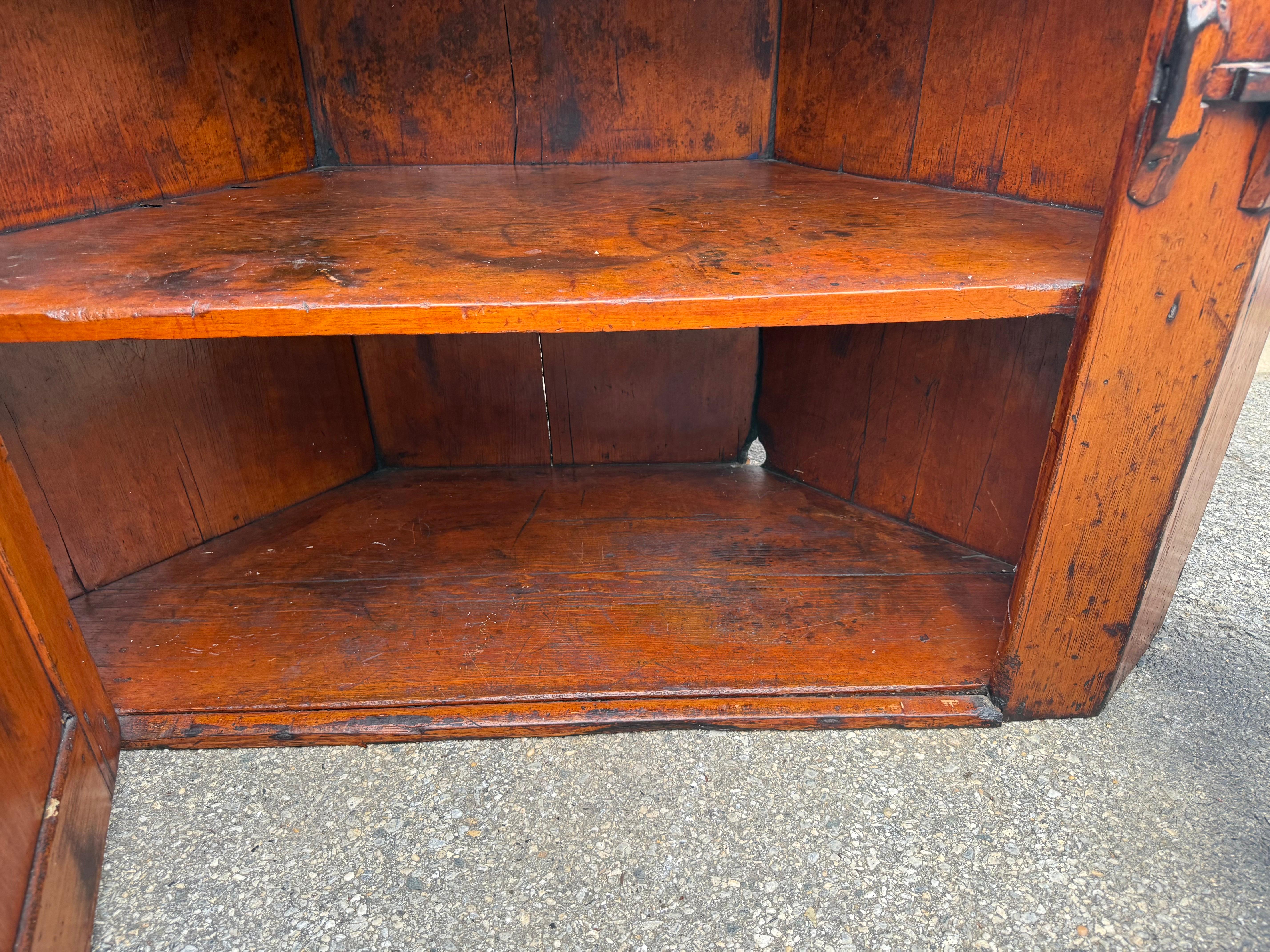 Antique Colonial Wormwood Pine Corner Cabinet Circa Early 1800's For Sale 12