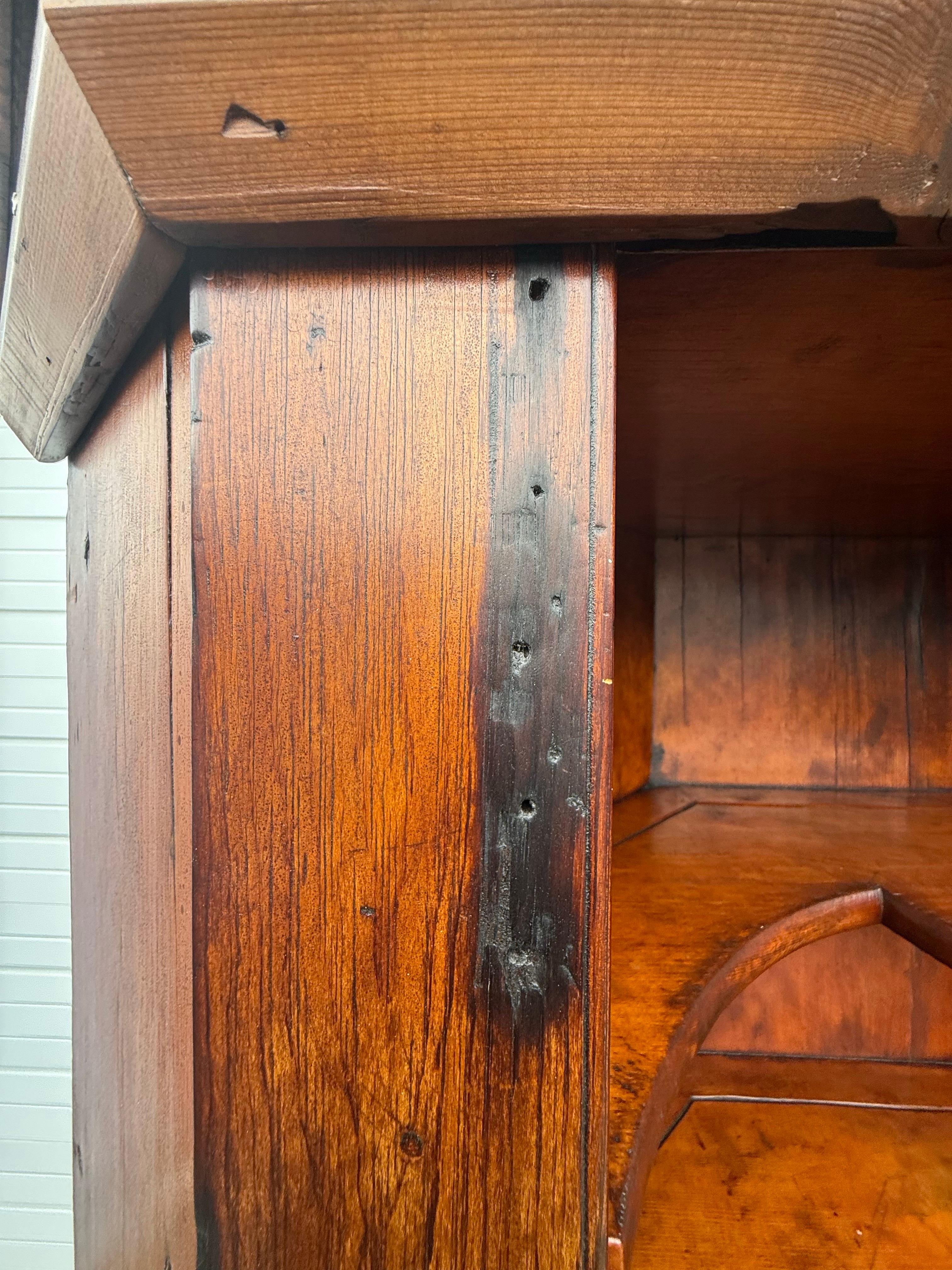 Antique Colonial Wormwood Pine Corner Cabinet Circa Early 1800's In Good Condition For Sale In Wilmington, DE