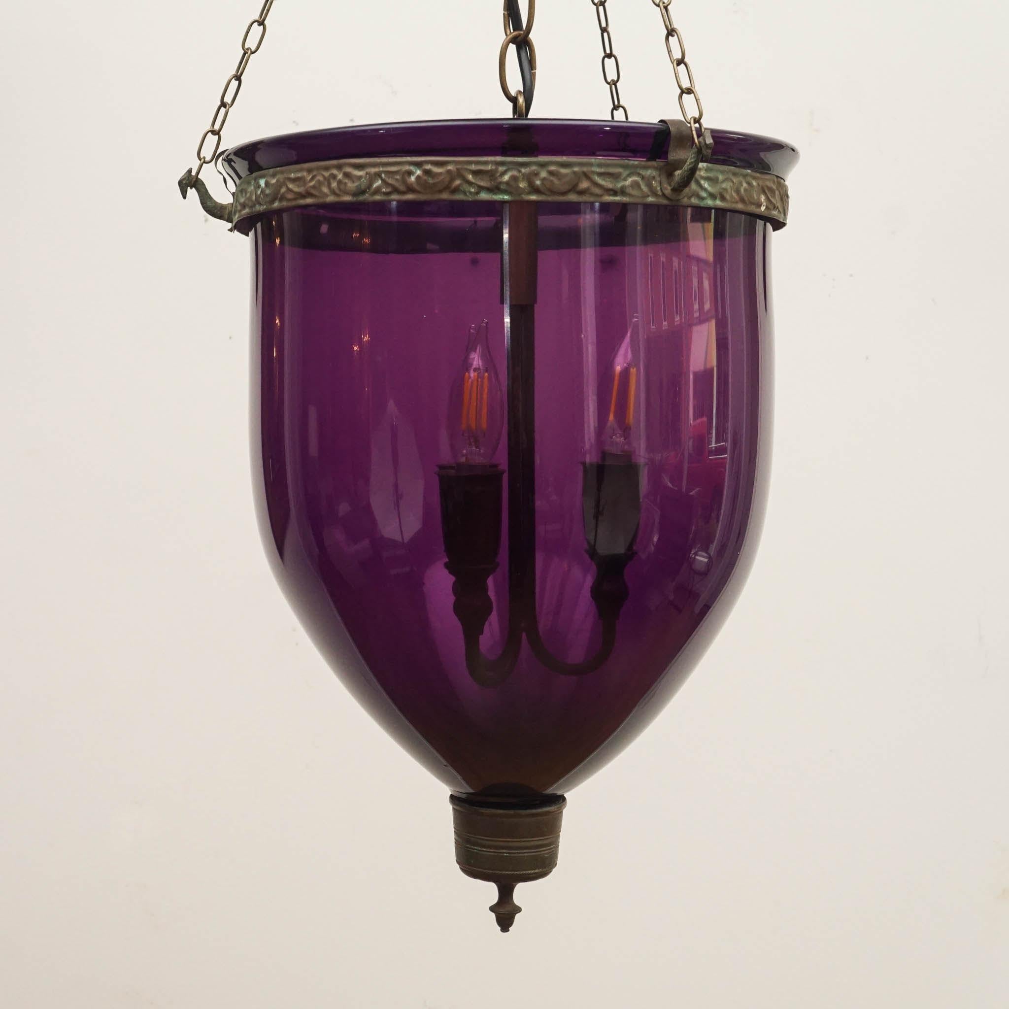 Sconosciuto Lanterne a campana antiche e colorate in viola in vendita