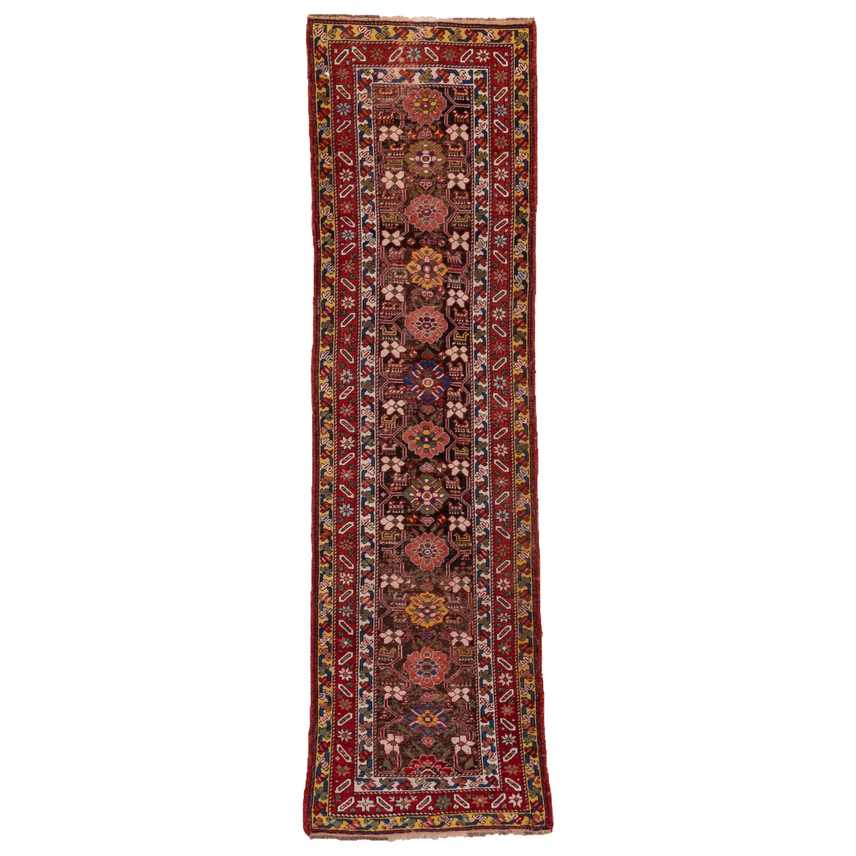 Antiker bunter kaukasischer Karabagh-Läufer:: um 1910:: Mina Khani Design im Angebot