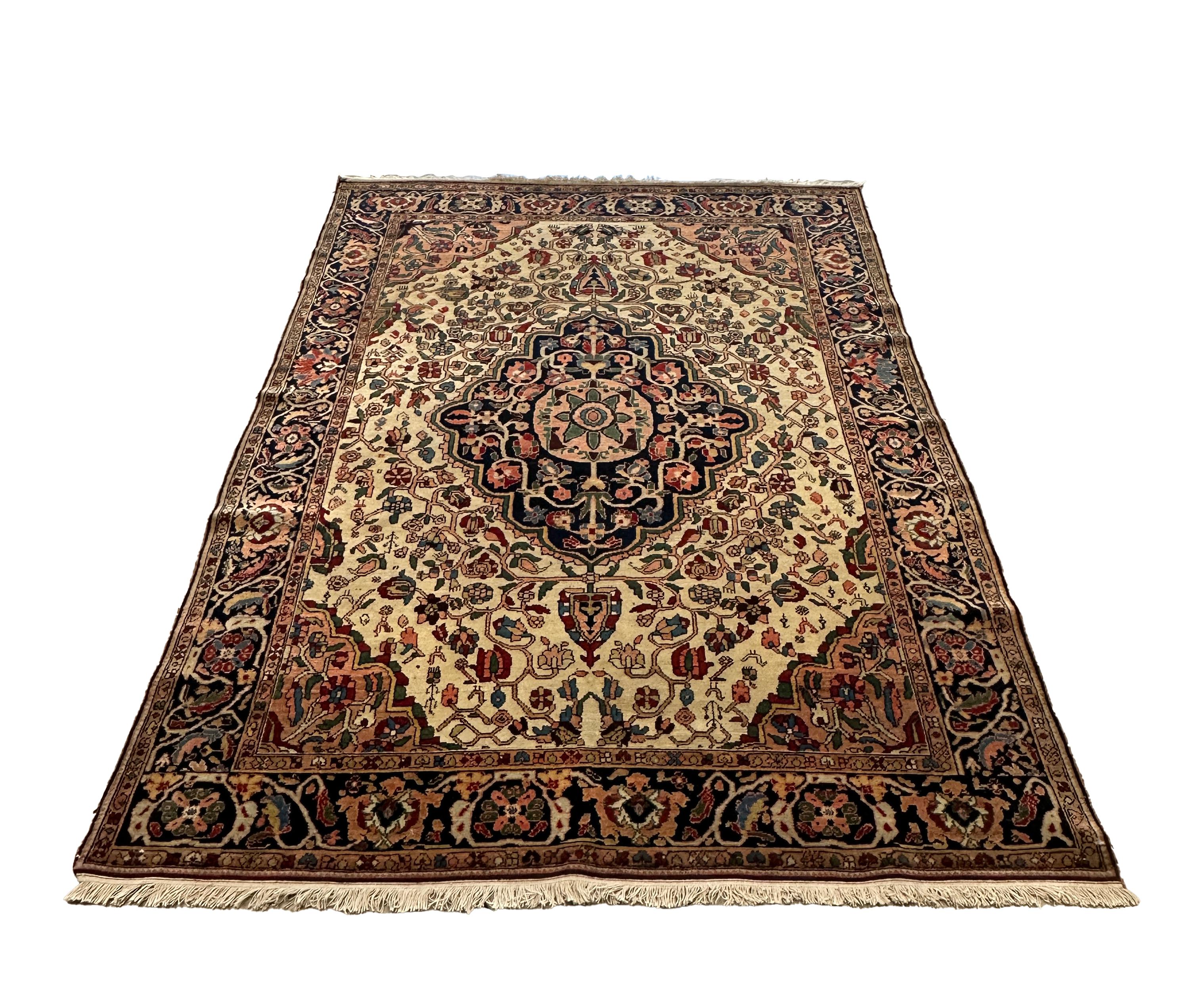 Perse Tapis persan ancien et coloré en vente