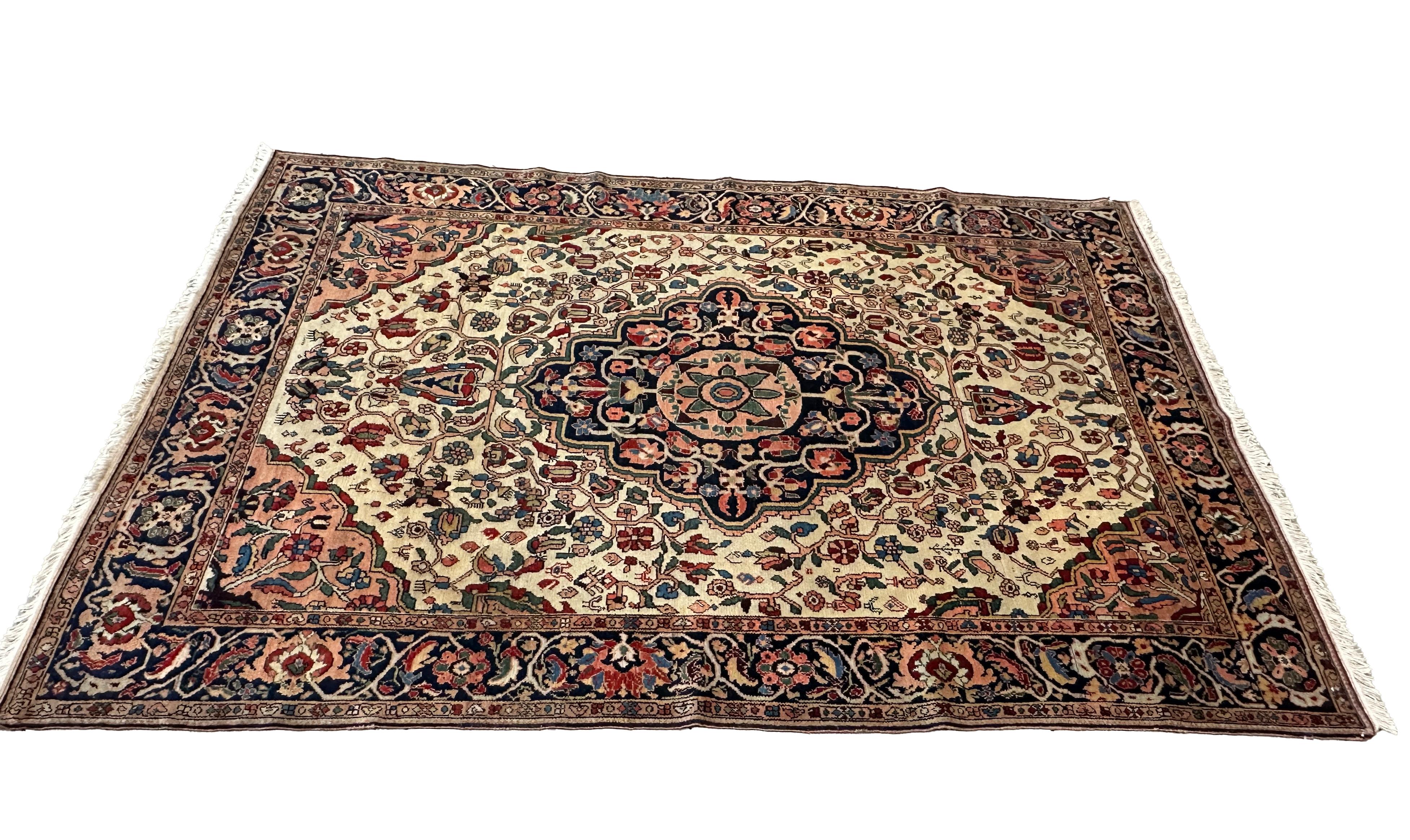 Laine Tapis persan ancien et coloré en vente