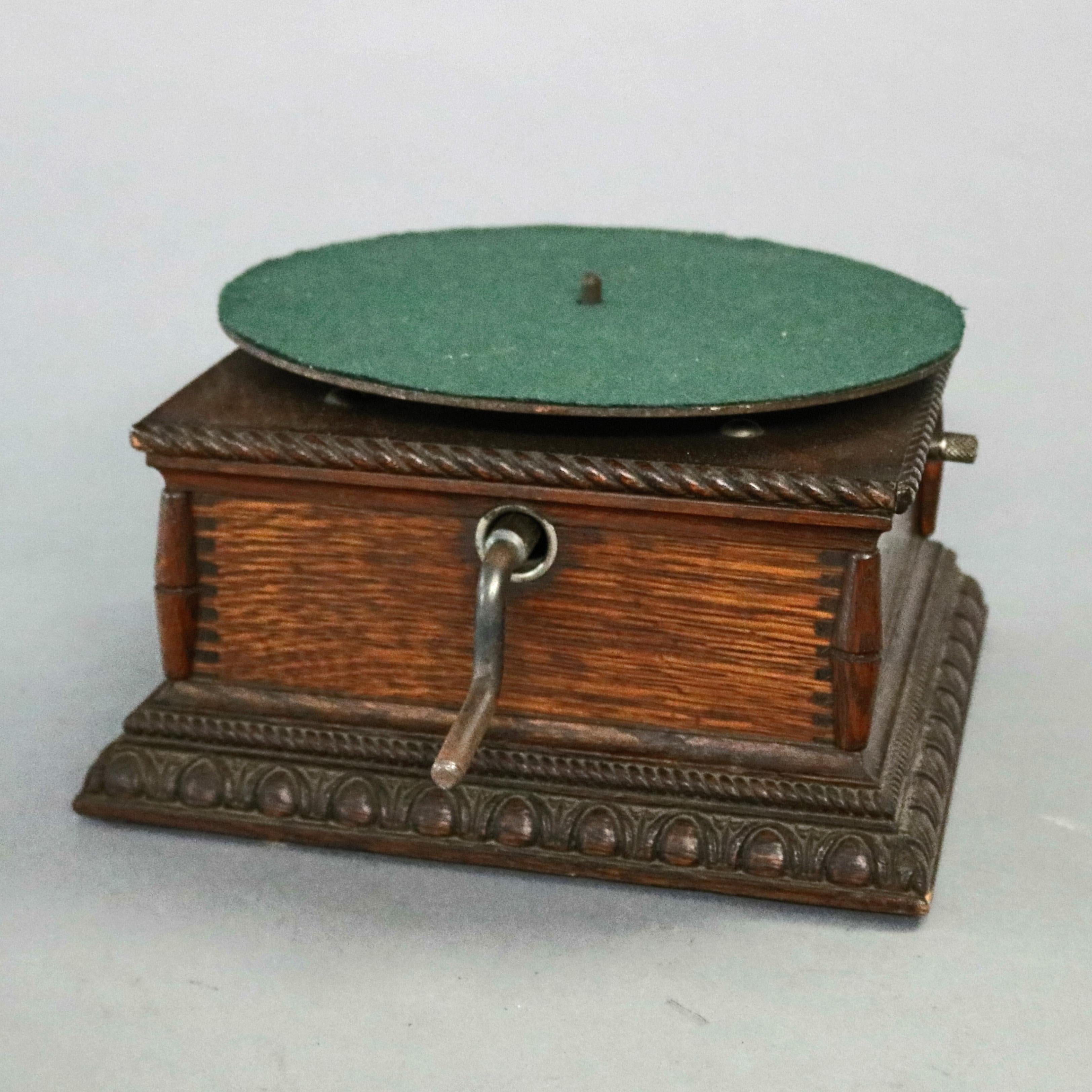Antique Columbia Disc Graphaphone, Carved Oak Case, circa 1900 In Good Condition In Big Flats, NY