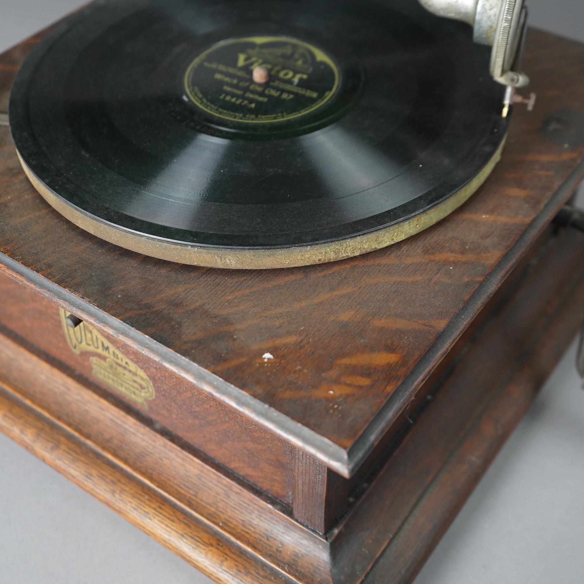 Antique Columbia Graphophone Victor Victrola Disc with Green Painted Horn C1910 In Good Condition In Big Flats, NY