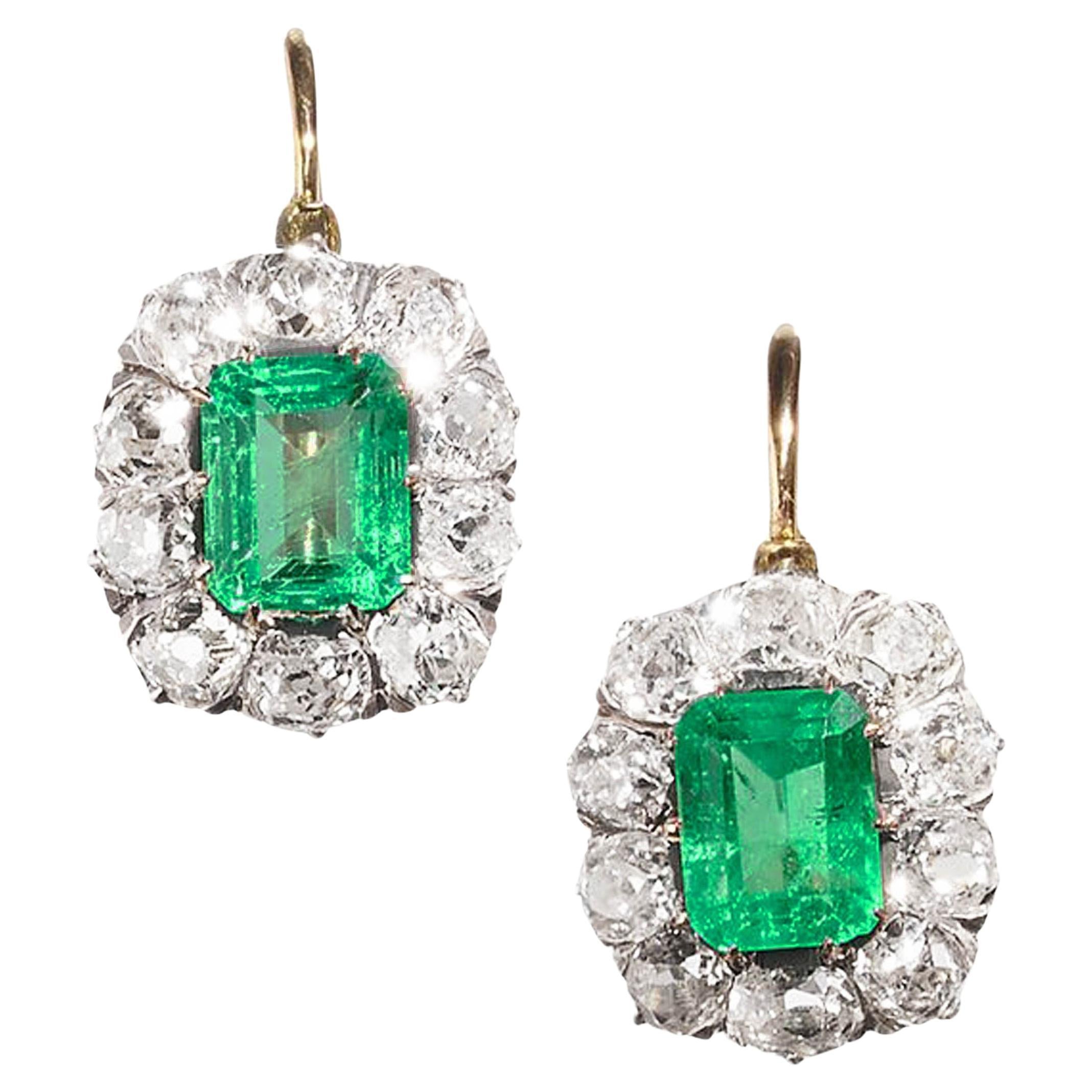 Antike kolumbianische Smaragd, Diamant und Silber auf Gold Cluster-Ohrringe im Angebot