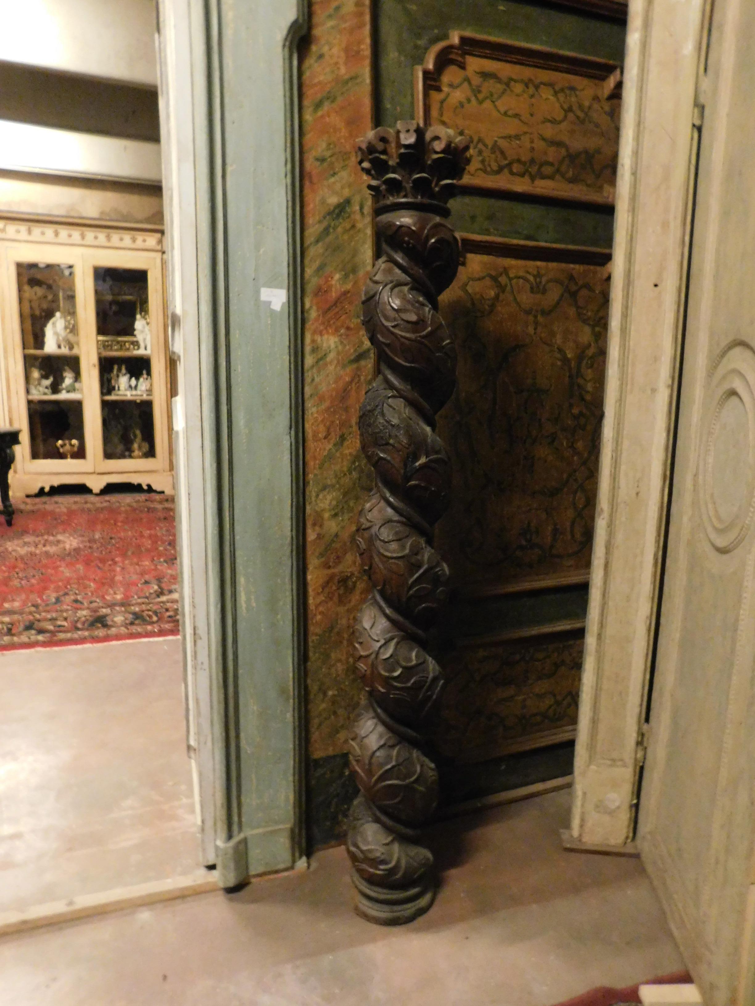 Antique Column in Walnut Wood, with Twisted Sculpted, 17th Century Italy 3