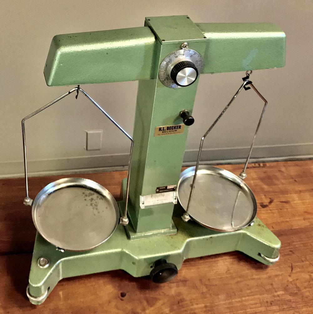 Antique Commercial Balance Scale by H. L. Becker in Brussels In Good Condition For Sale In Dallas, TX