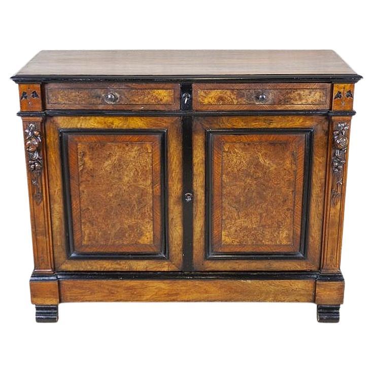 Commode ancienne de la fin du XIXe siècle en placage de noyer