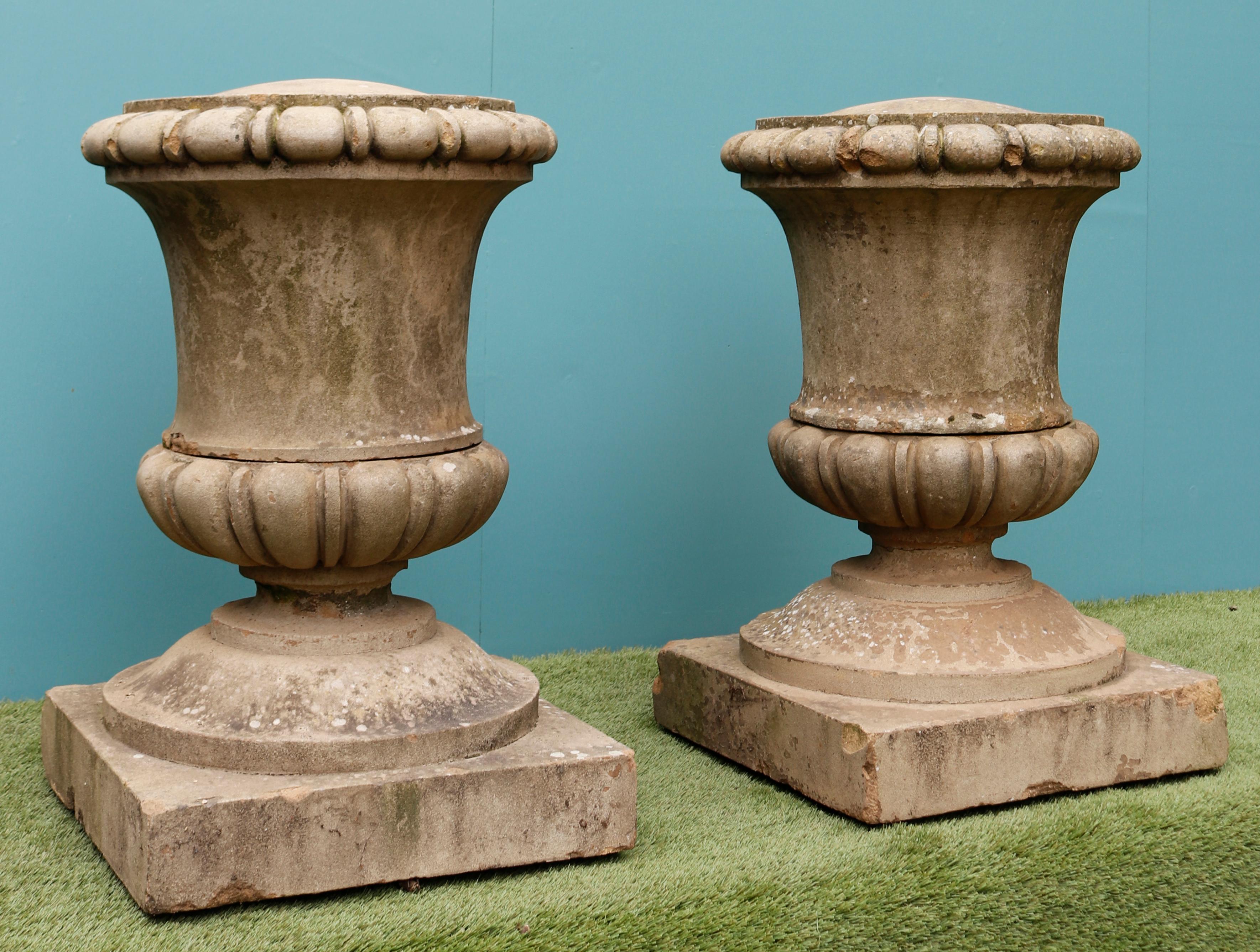 Antike Kompositionsstein-Gartenabschlüsse mit Deckel (Stein) im Angebot