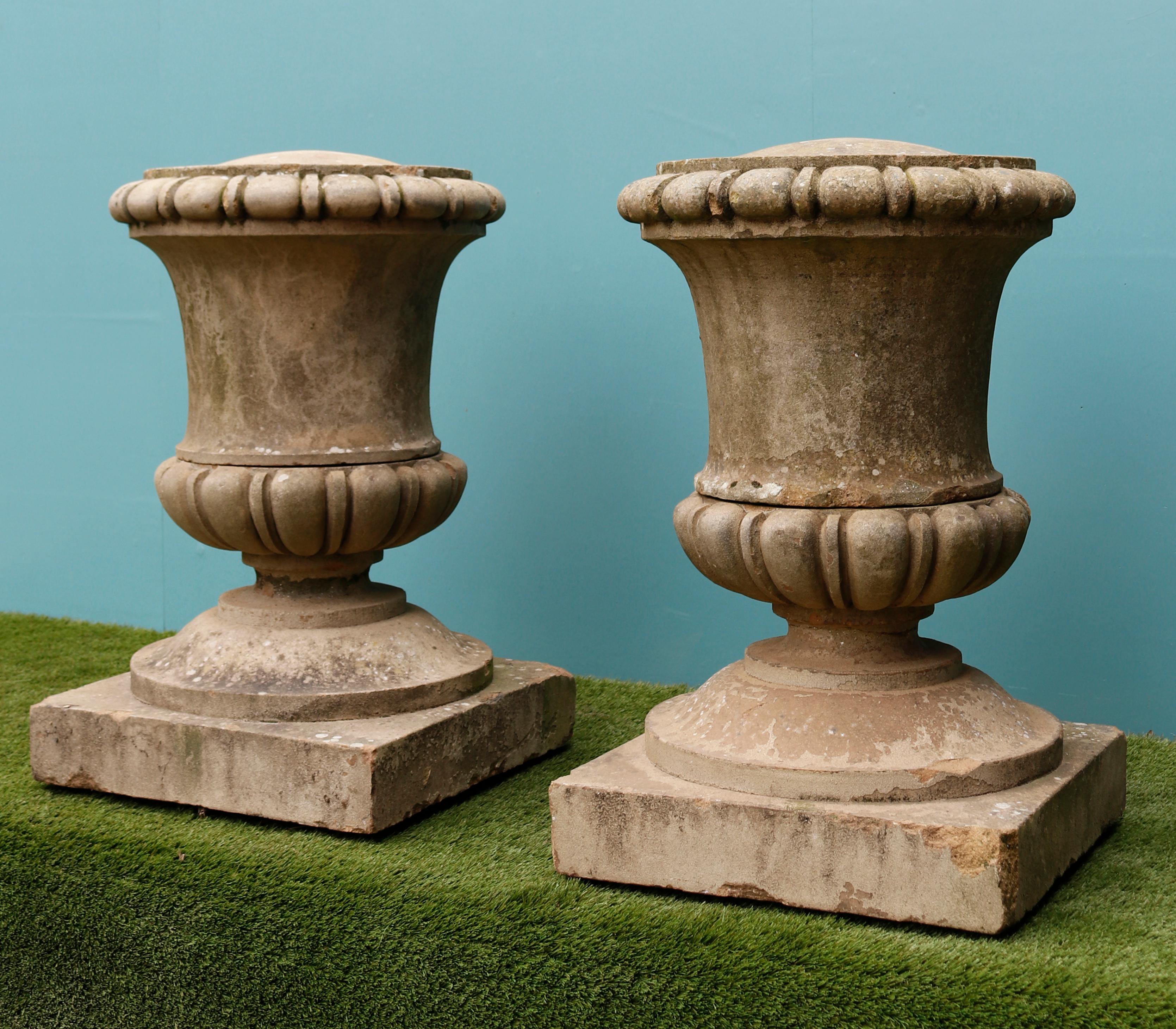 Antike Kompositionsstein-Gartenabschlüsse mit Deckel im Angebot 2
