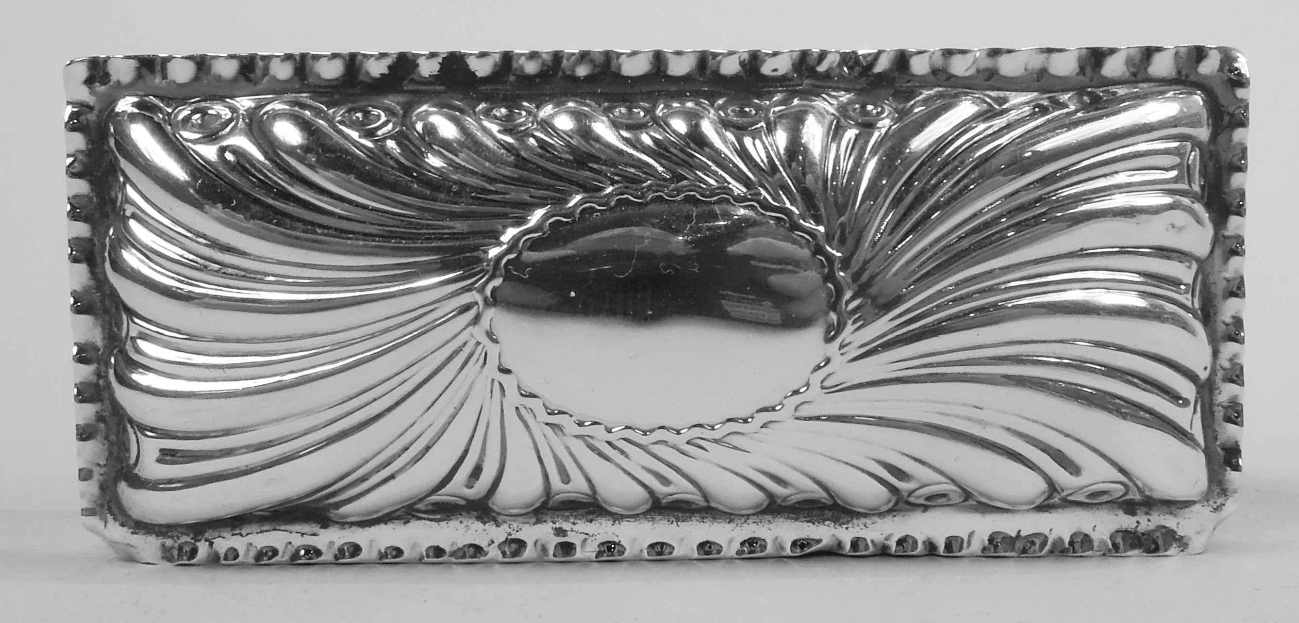 Antique Comyns English Victorian Classical Sterling Silver Trinket Box In Good Condition In New York, NY