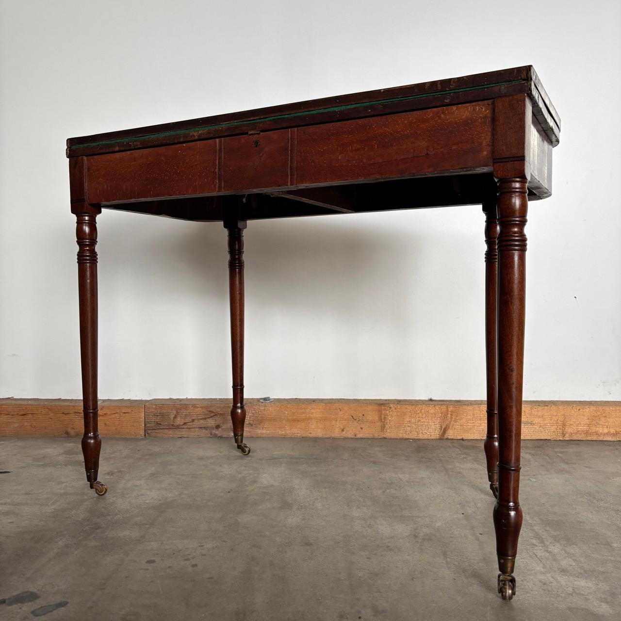 Console ancienne  Angleterre vers 1820  Pyramide acajou en vente 9