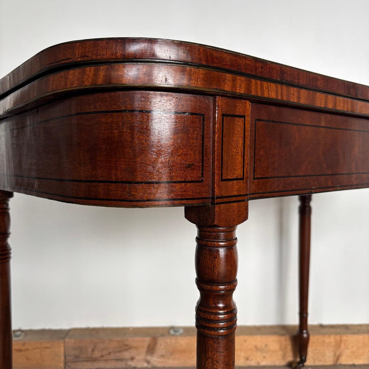 Acajou Console ancienne  Angleterre vers 1820  Pyramide acajou en vente