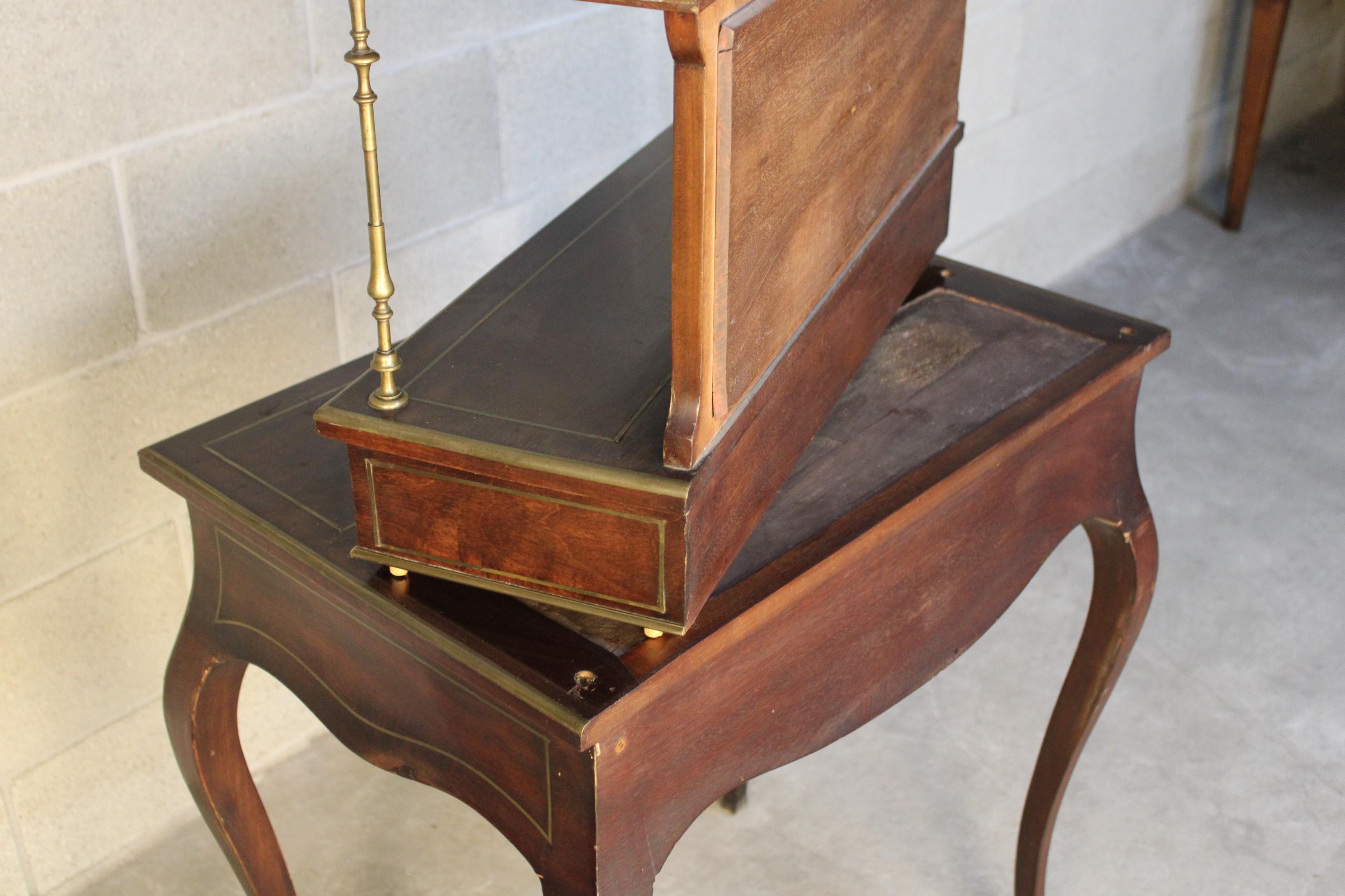 Louis XVI Style Elegant Writing Table in Walnut For Sale 1