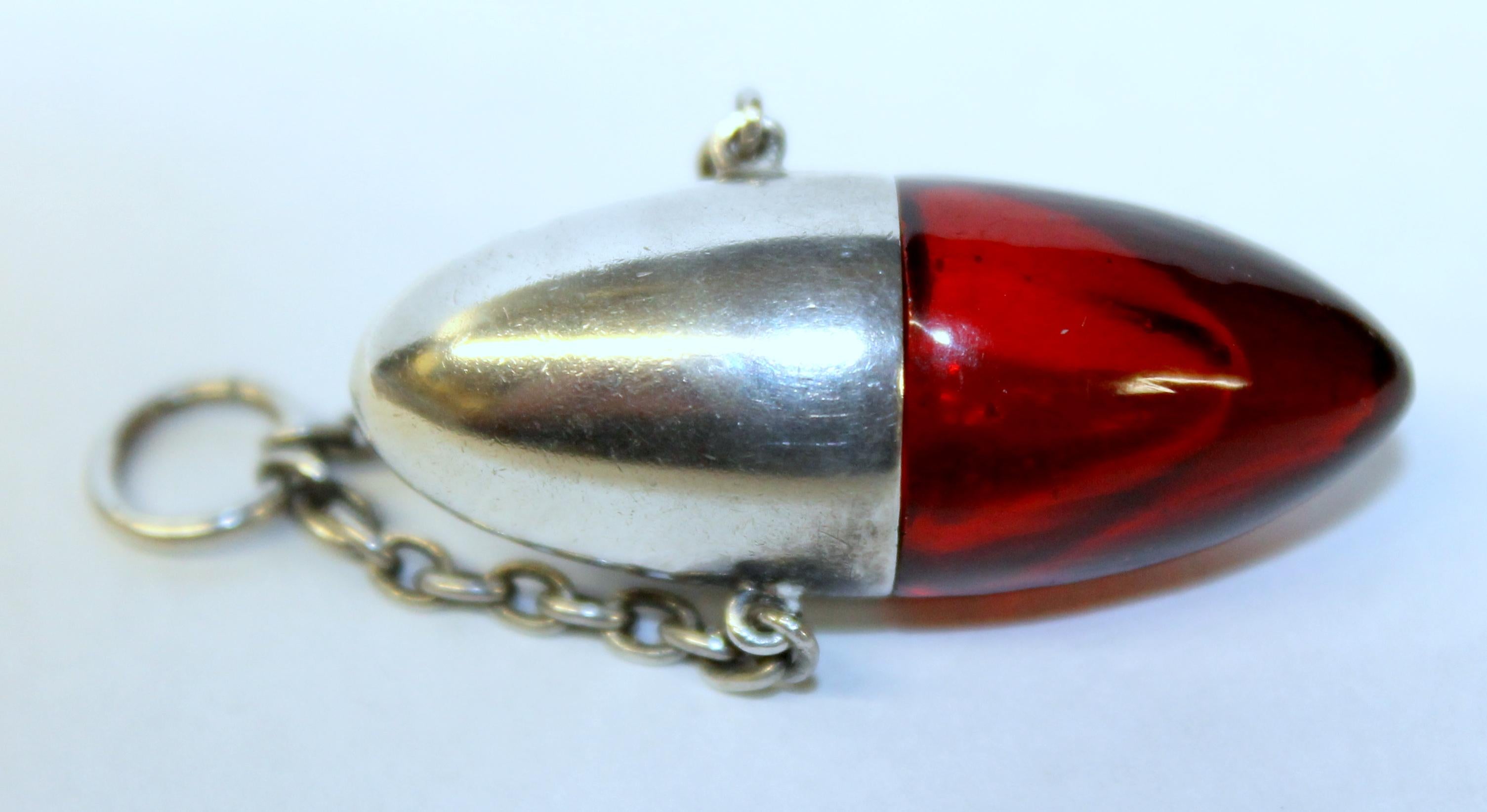 Antique Continental .800 Fine Silver and Ruby Glass Bullet-Shaped Vinaigrette In Excellent Condition In CHARLESTON, SC