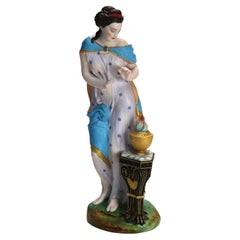 Antike kontinentale klassische polychromierte Biskuitfigur einer Frau aus dem 19. Jahrhundert