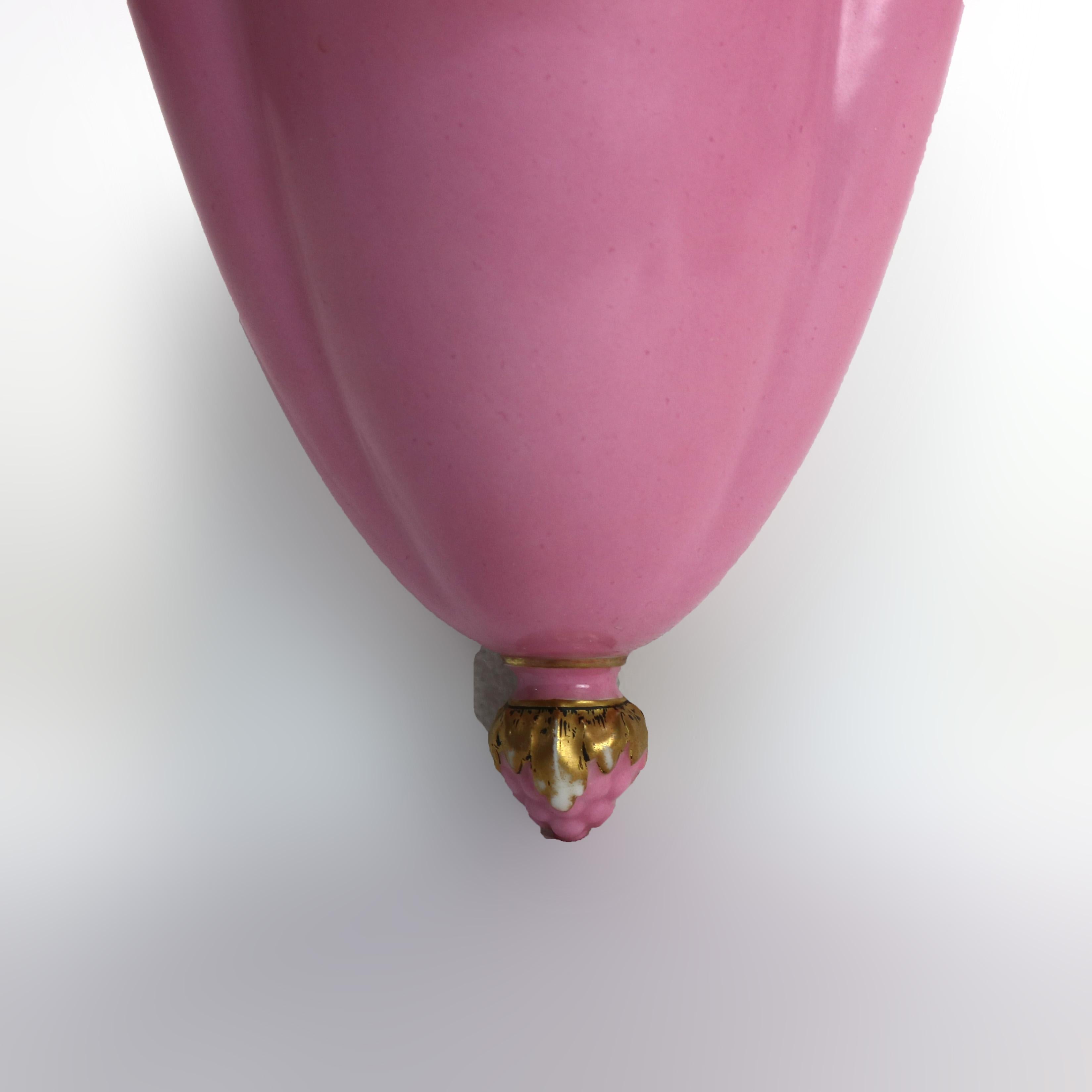 XIXe siècle Ancienne poche murale en porcelaine continentale figurative d'un chérubin signée C1880 en vente