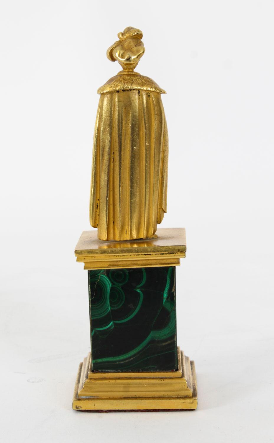 Hamlet continental ancien en bronze doré et sculpture de malachite 19ème siècle en vente 2