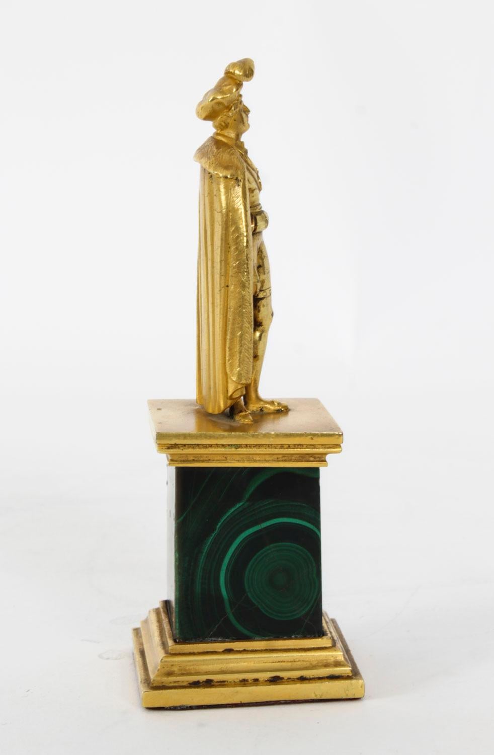 Hamlet continental ancien en bronze doré et sculpture de malachite 19ème siècle en vente 3