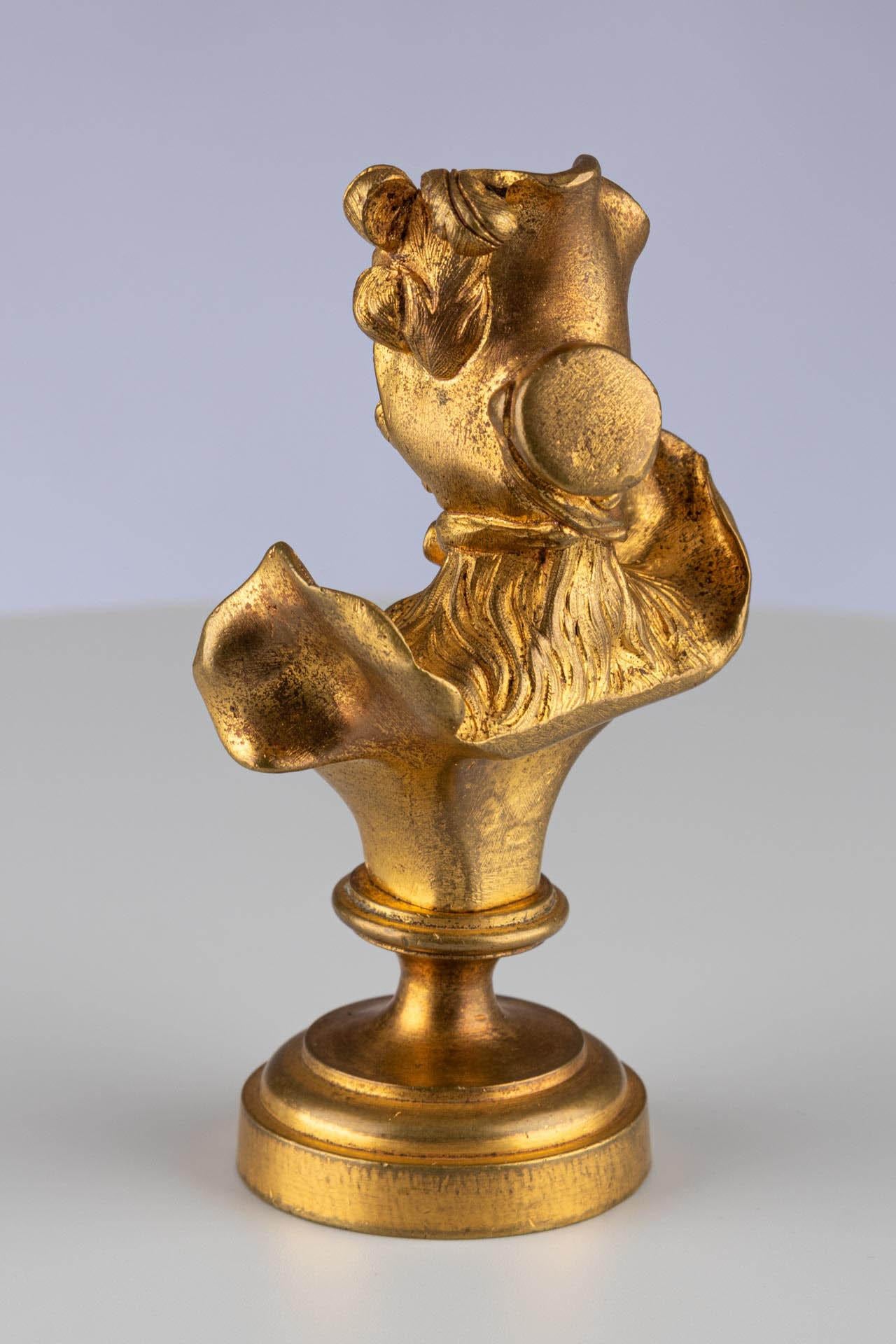 Antica scultura continentale in bronzo dorato e oro con figura di busto femminile in vendita 1