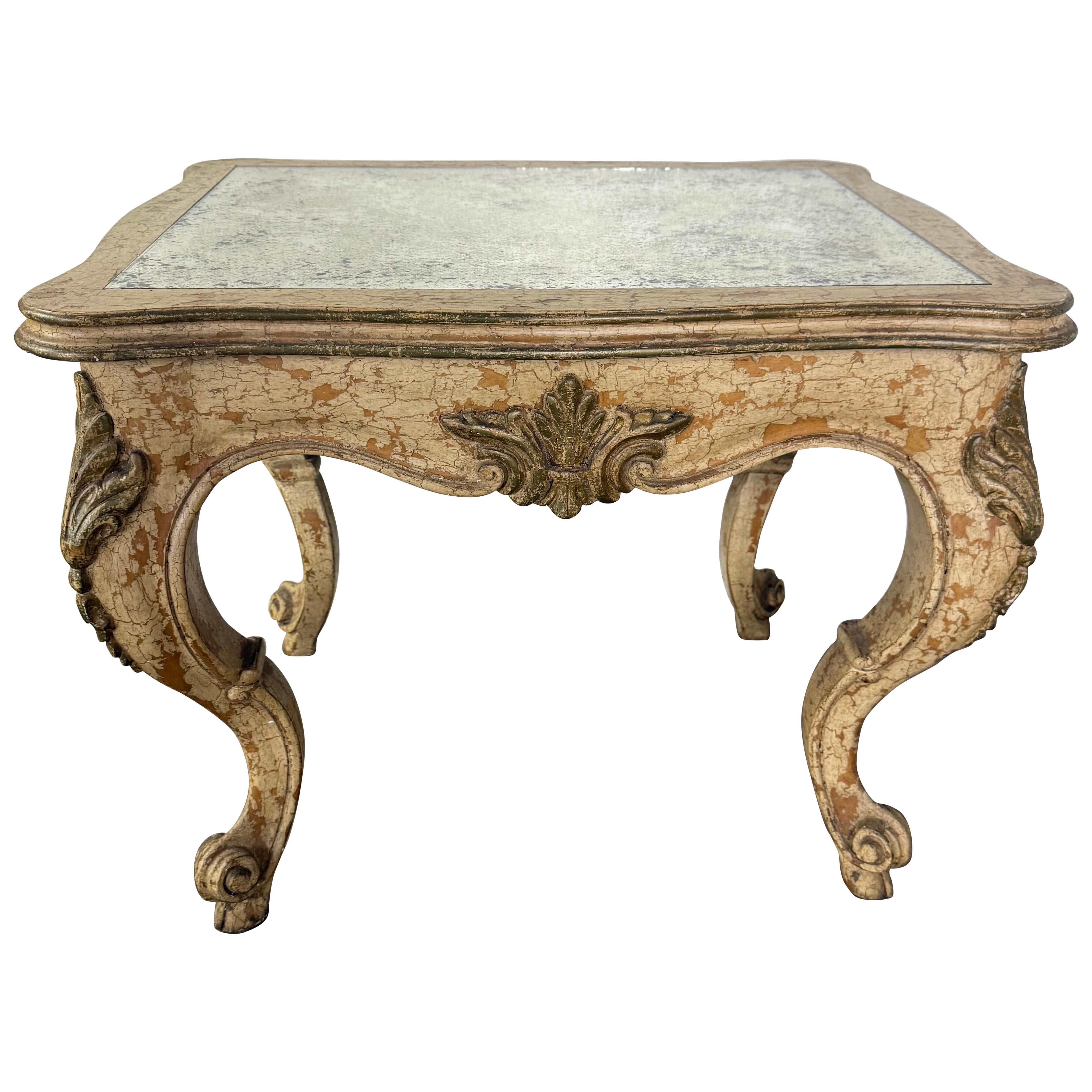 Antique Table à café en bois doré de style continental avec Antique Mirror Foxed en vente