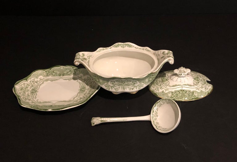 Antique Continental Green and White 4Piece Gravy Boat For Sale at 1stDibs