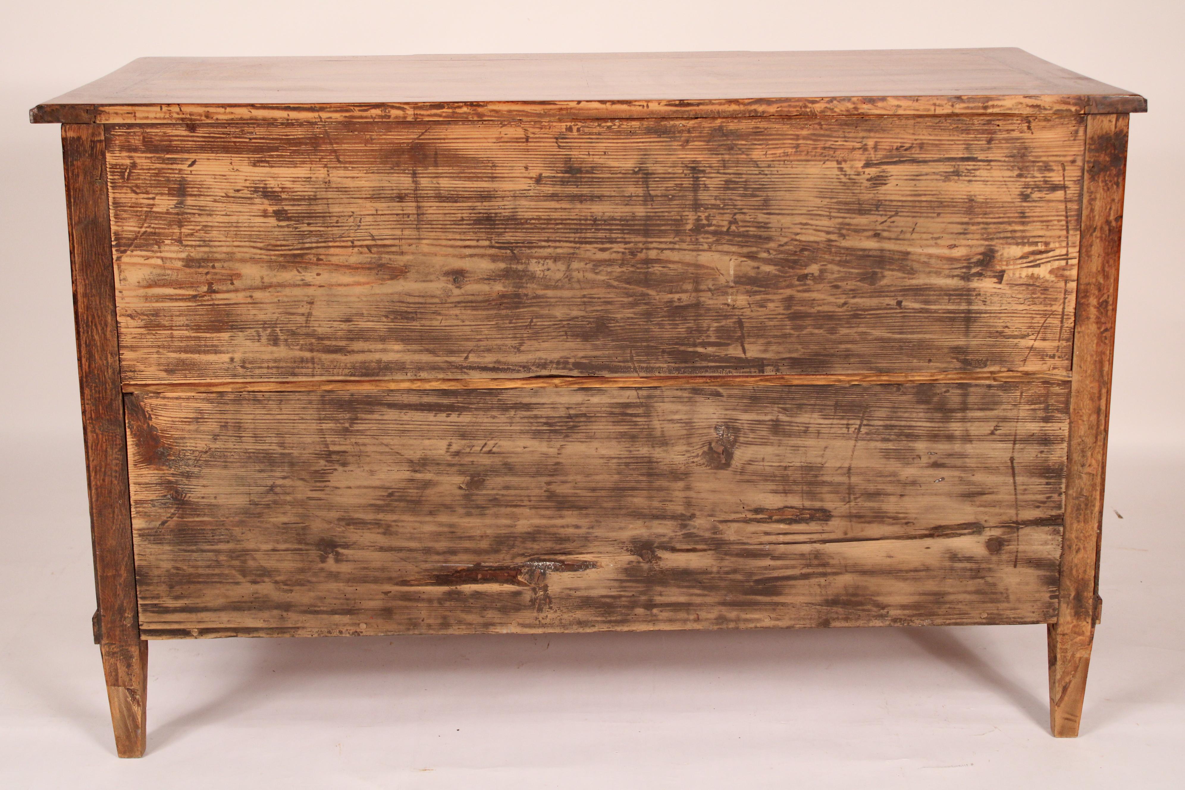 Antique Continental Louis XVI Style Walnut Chest of Drawers in vendita 8