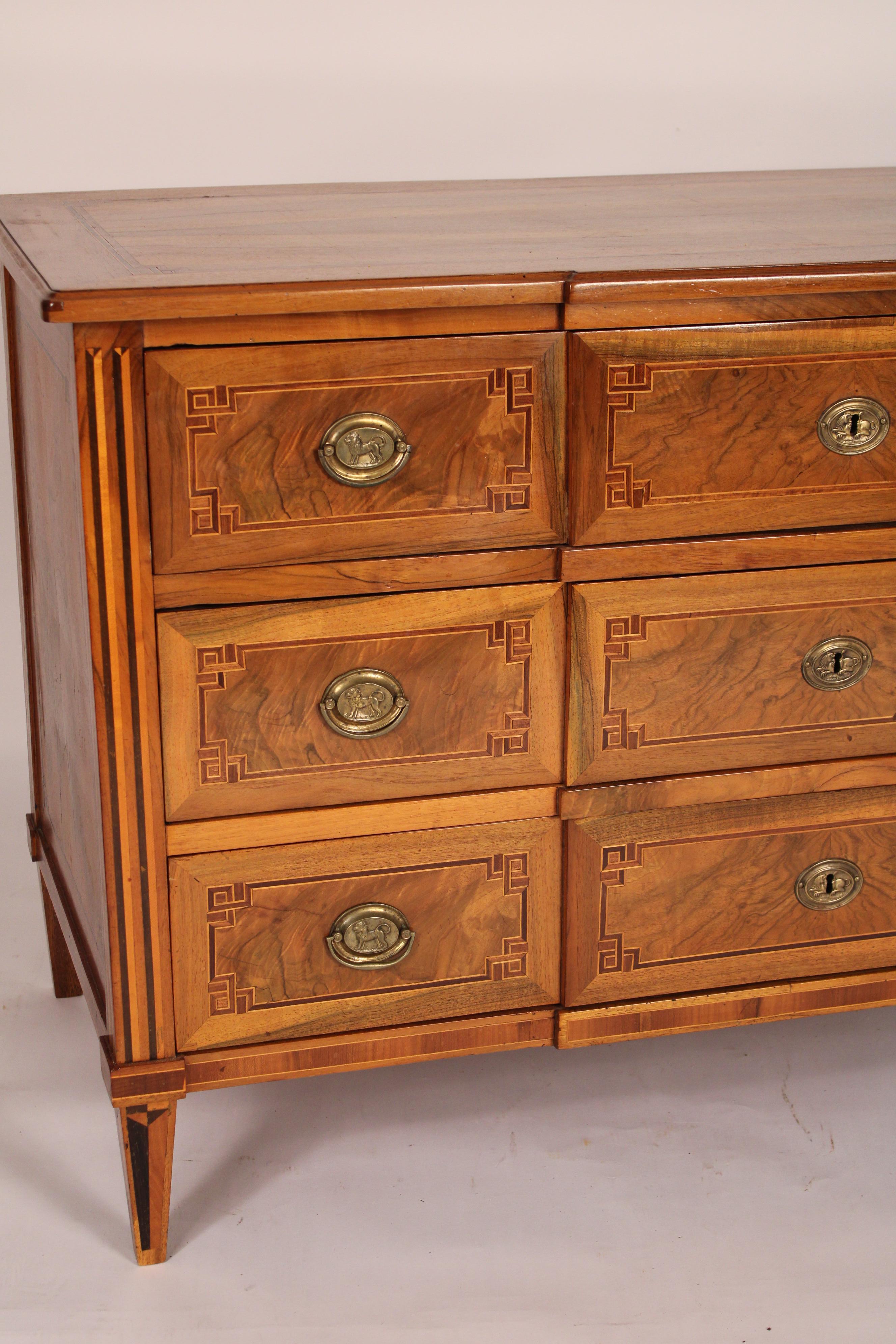 Antique Continental Louis XVI Style Walnut Chest of Drawers in vendita 2