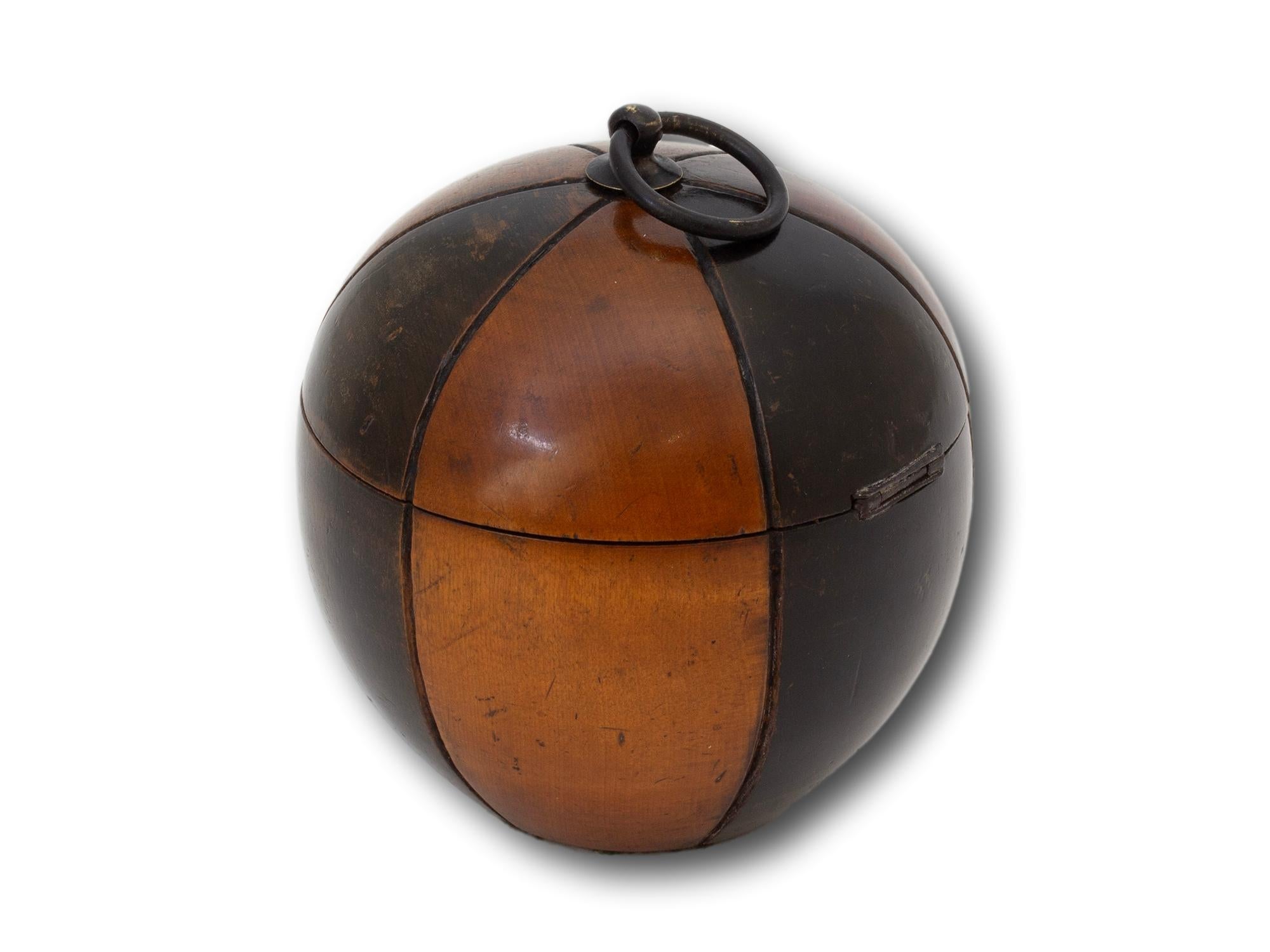 George III Ancienne boîte à thé continentale en forme de melon et de fruit en vente