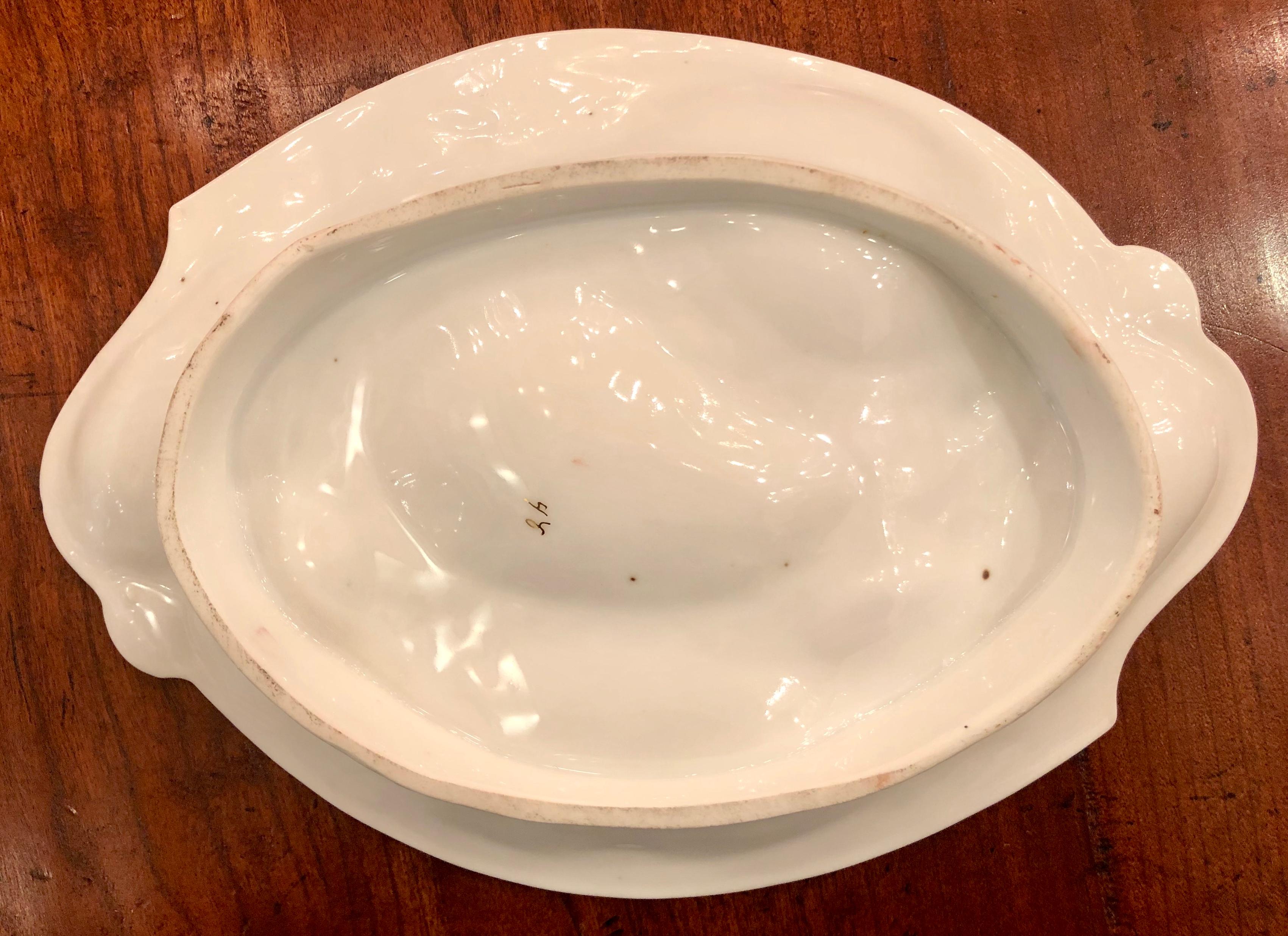 Antique Continental Multicolored Porcelain Bat Wing Oyster Plate, circa 1880 In Good Condition In New Orleans, LA