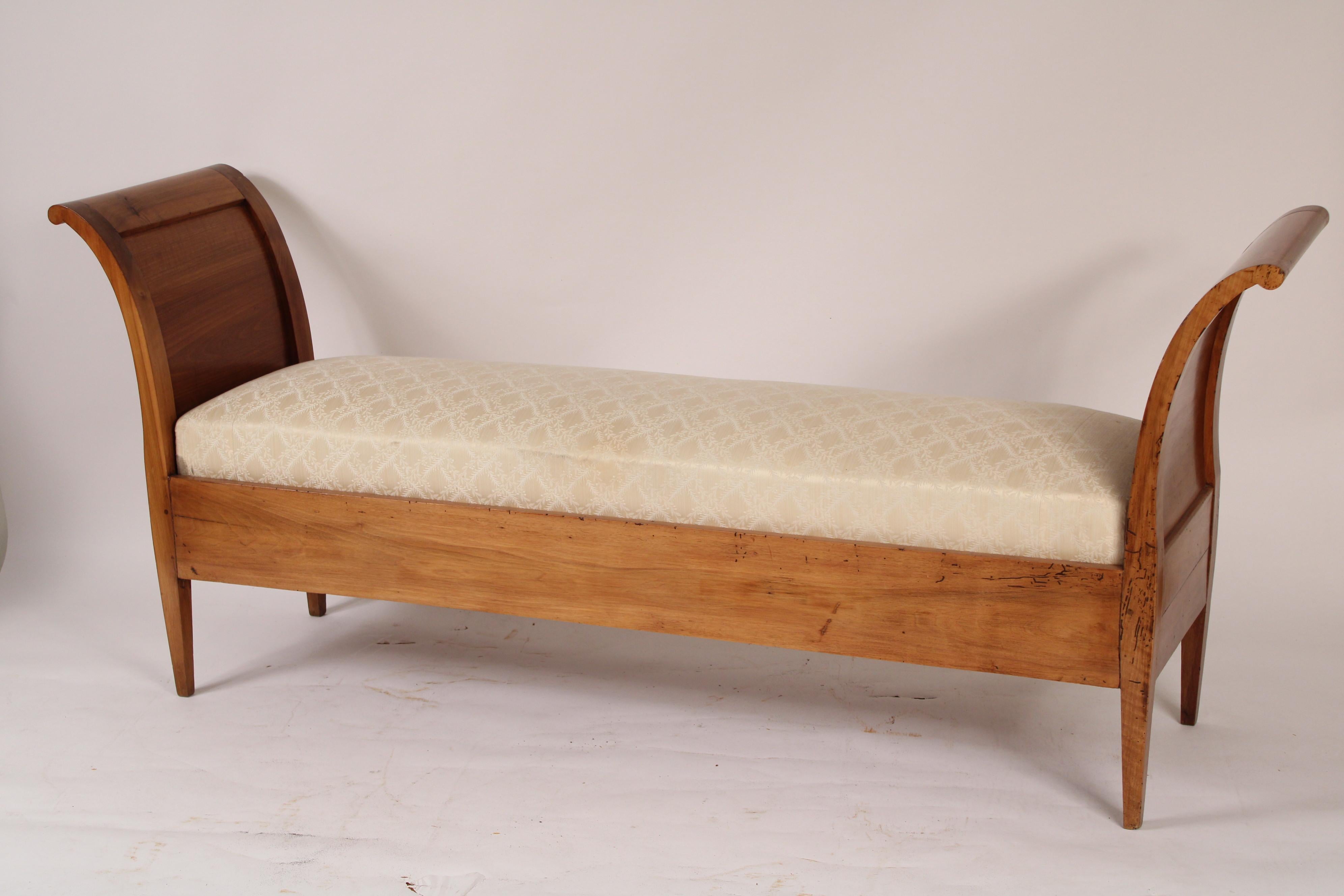 Neoclassical Antique Continental Neo Classical Style Daybed
