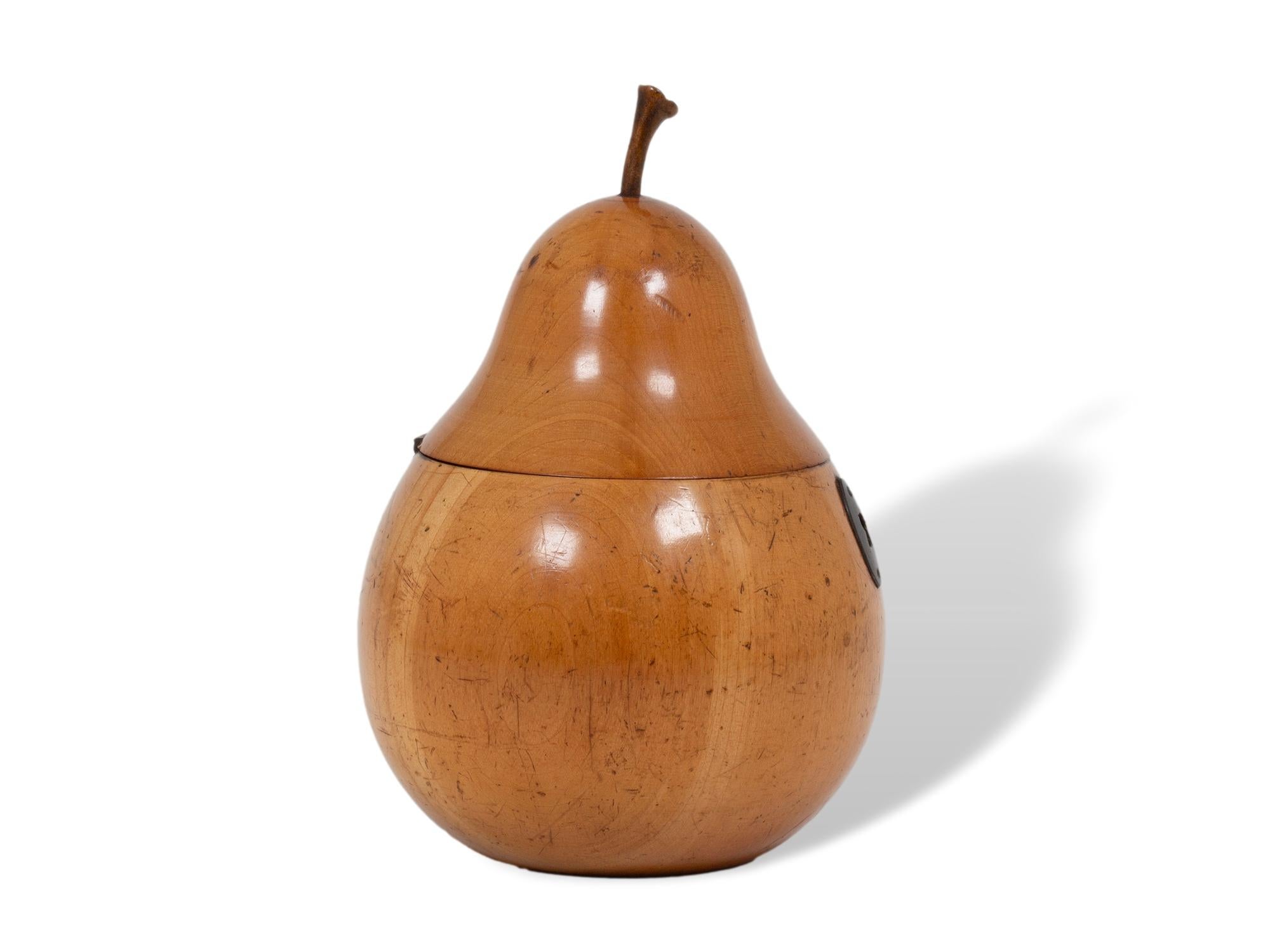 Caja de Té de Frutas de Pera Continental Antigua Tallado a mano en venta