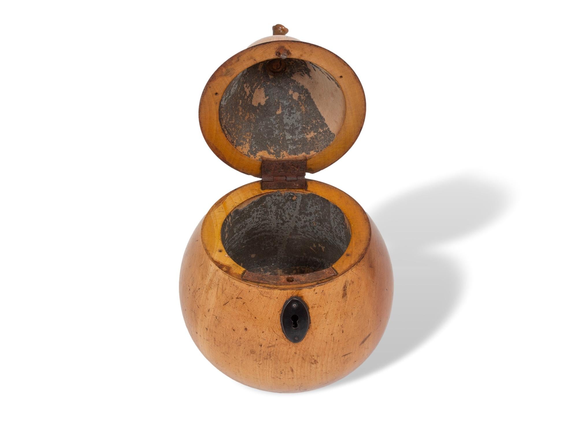 Caja de Té de Frutas de Pera Continental Antigua Acero de corte en venta