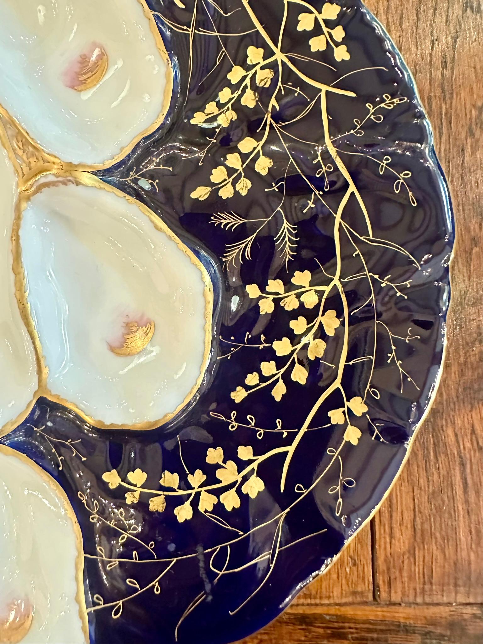 Antique Continental Porcelain Cobalt & Gold Turkey Pattern Oyster Plate Ca. 1890 (Französisch) im Angebot