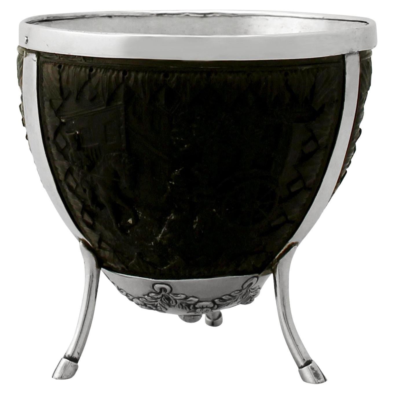 Copa de coco con montura de plata continental antigua