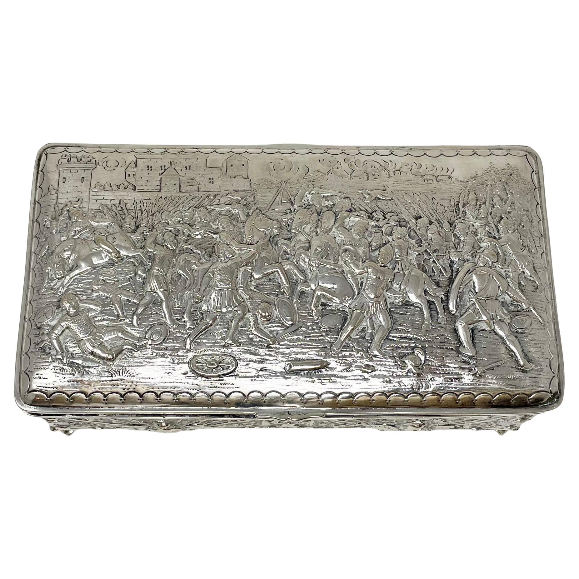 Antique Continental Silver Repousse Jewel Box, Circa 1875-1895. In Good Condition For Sale In New Orleans, LA